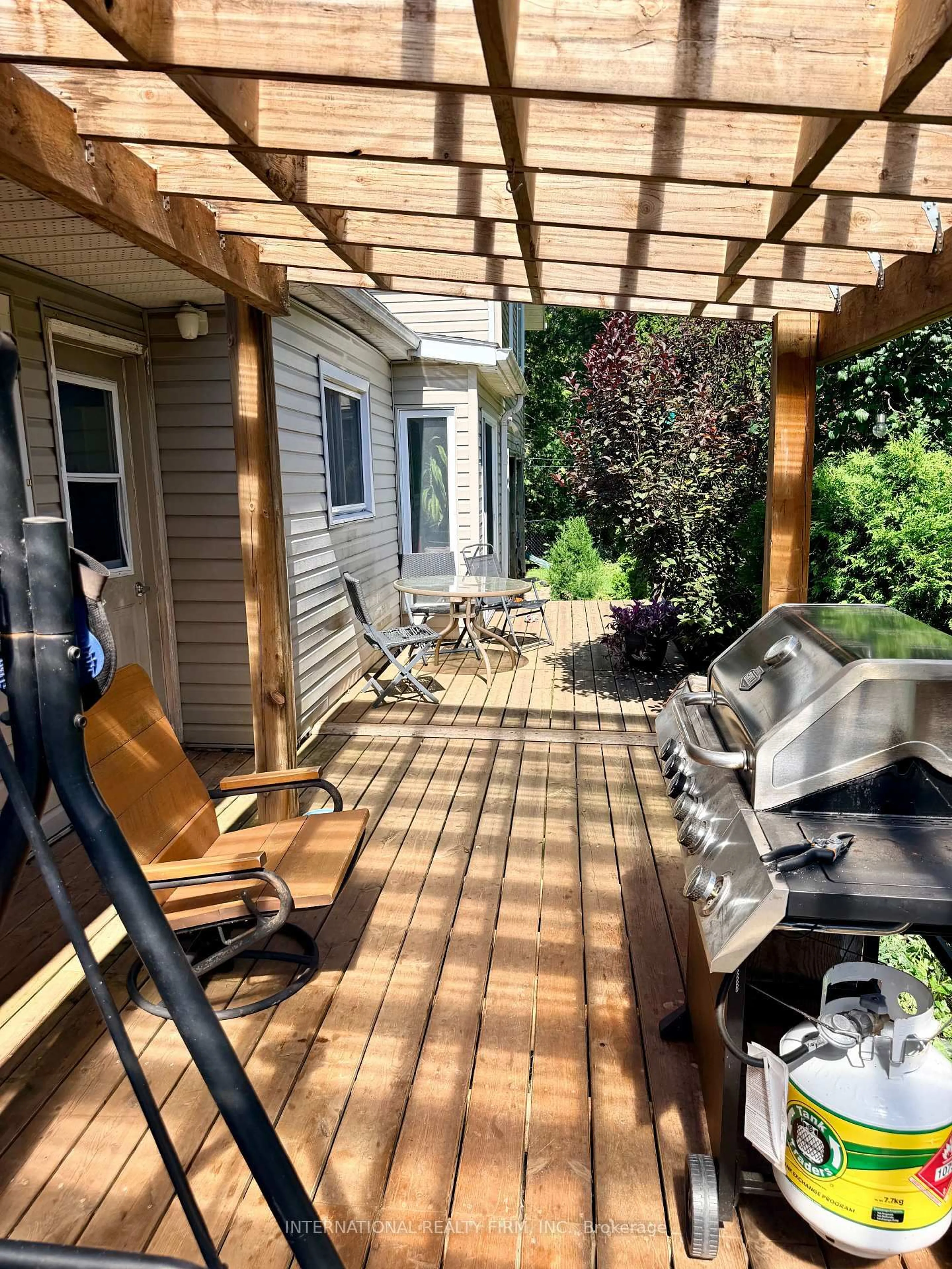 Patio, street for 2601 Division St, Hamilton Township Ontario K9A 4J7