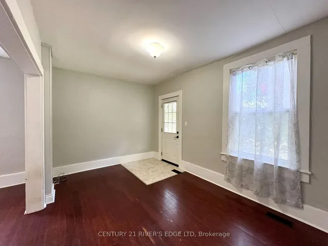 54 Hartley St, Brockville 3