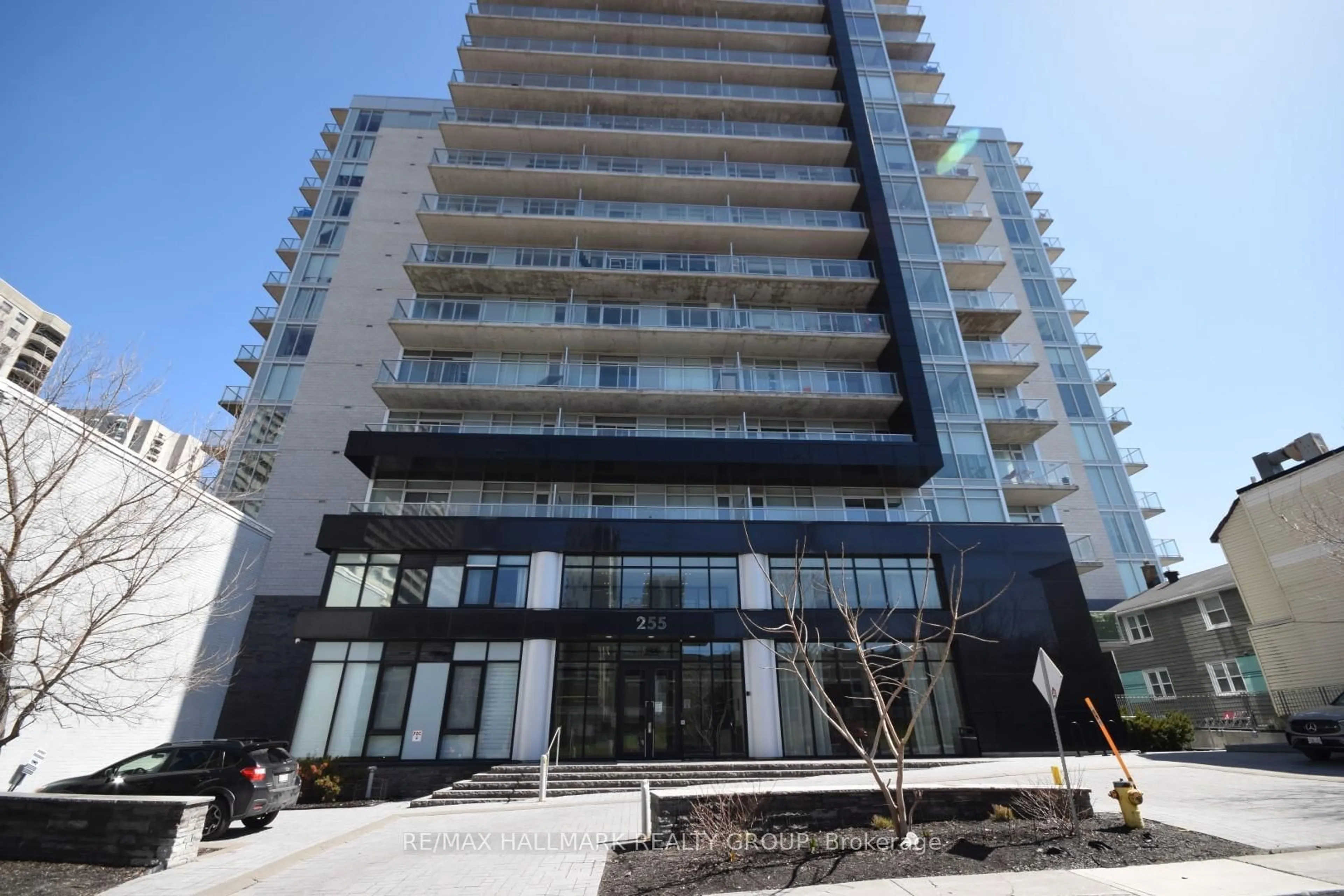 Indoor foyer for 255 Bay St #1412, Ottawa Ontario K1R 0C5