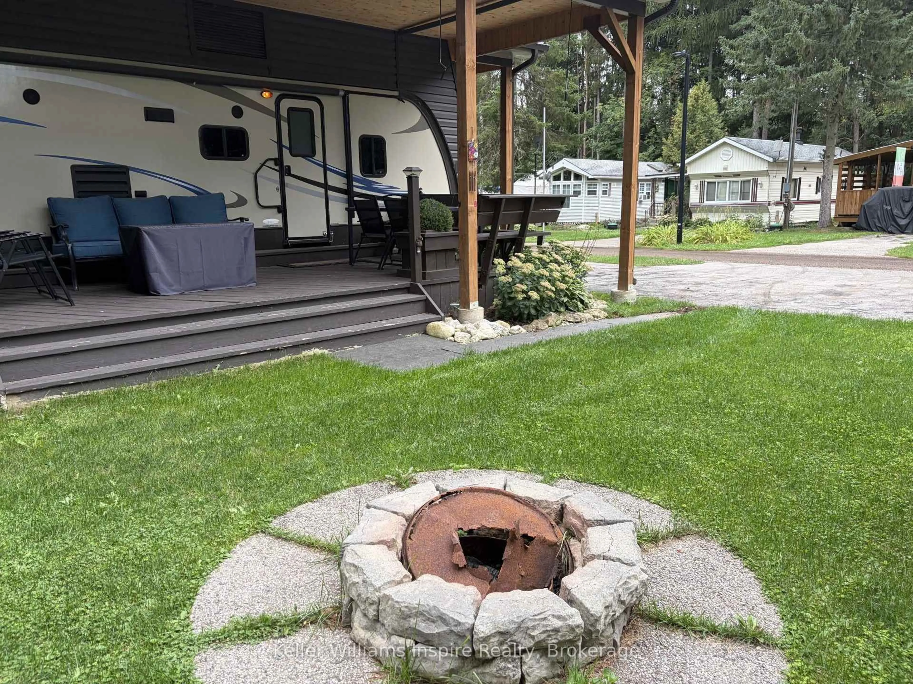 Patio, mountain view for 619 OAK St, Centre Wellington Ontario N1M 2W5