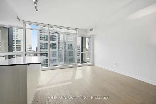 199 Slater St #1007, Ottawa 4