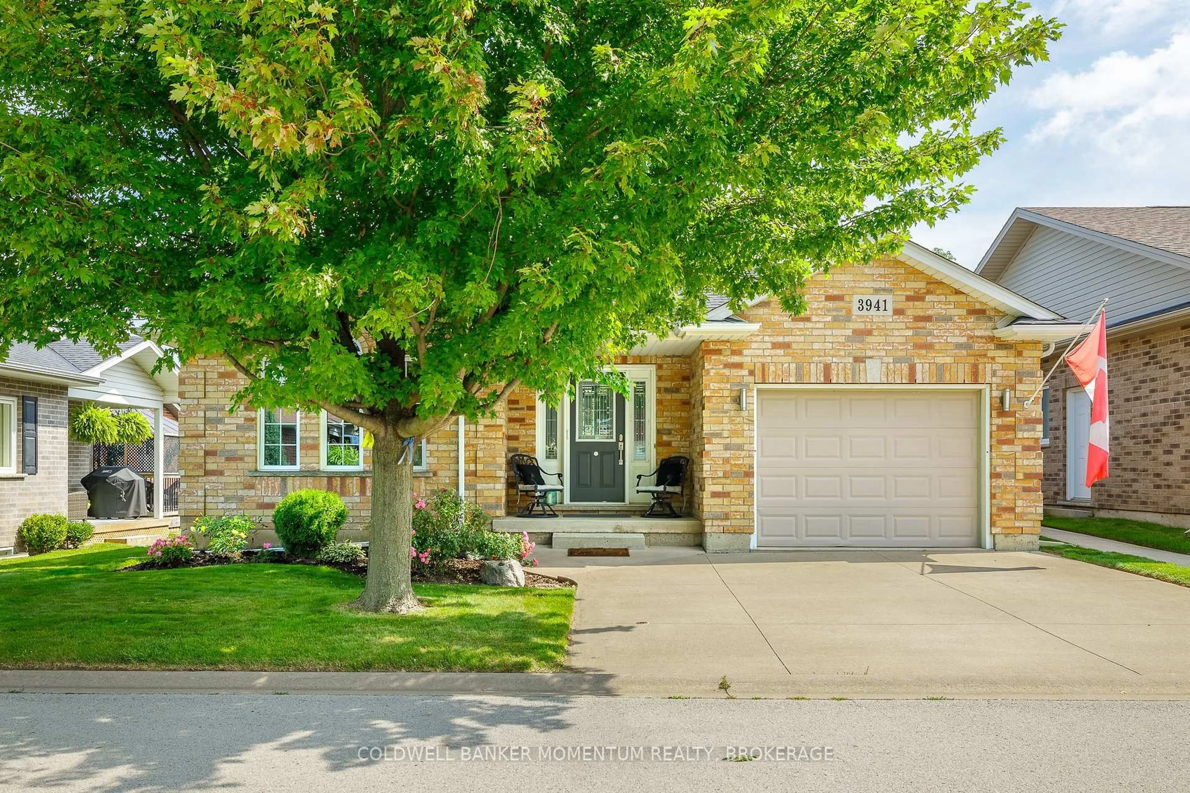 Home with brick exterior material, street for 3941 Bellwood Lane, Lincoln Ontario L0R 2C0