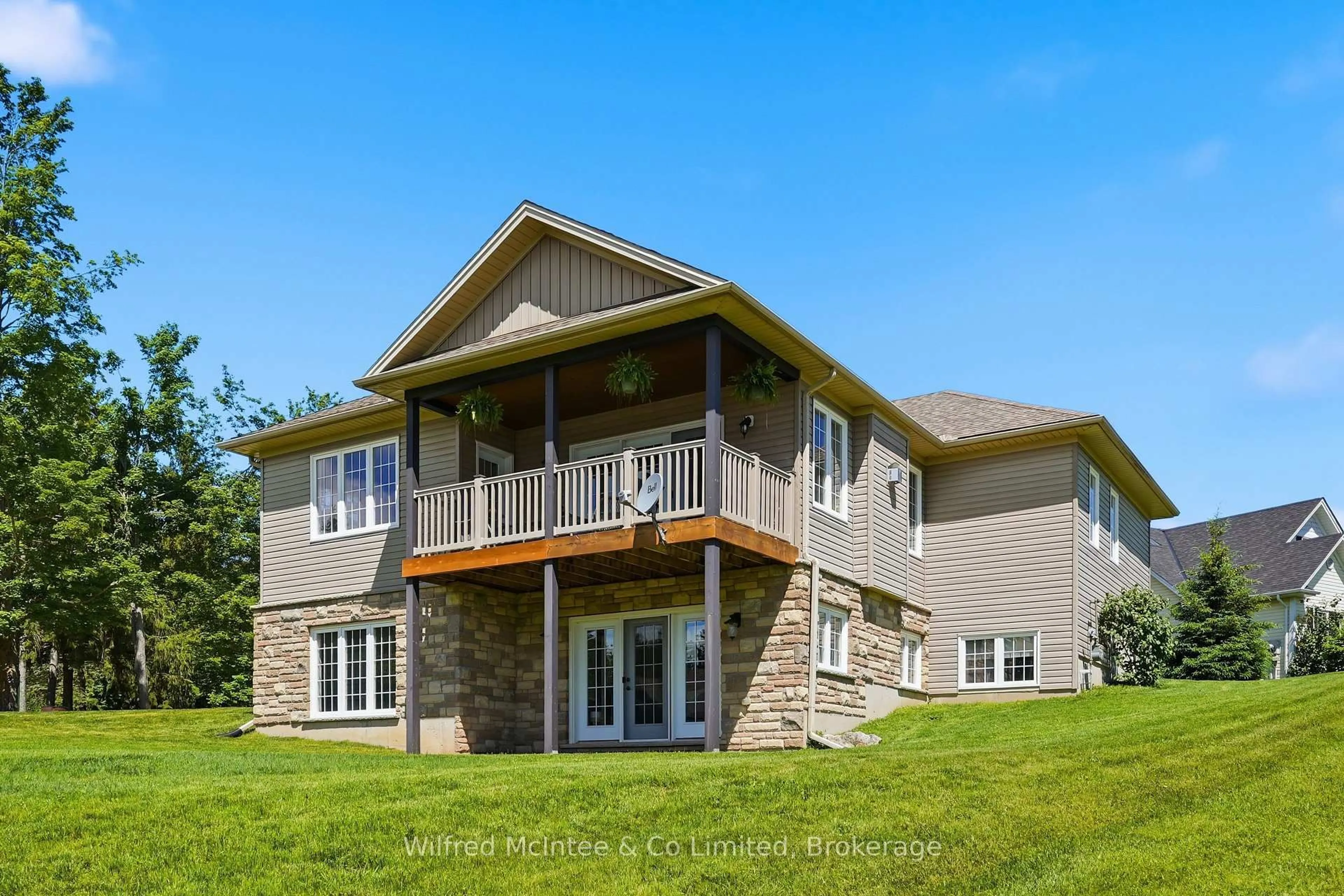 Home with vinyl exterior material, unknown for 29 Church St, Melancthon Ontario L9V 3G1
