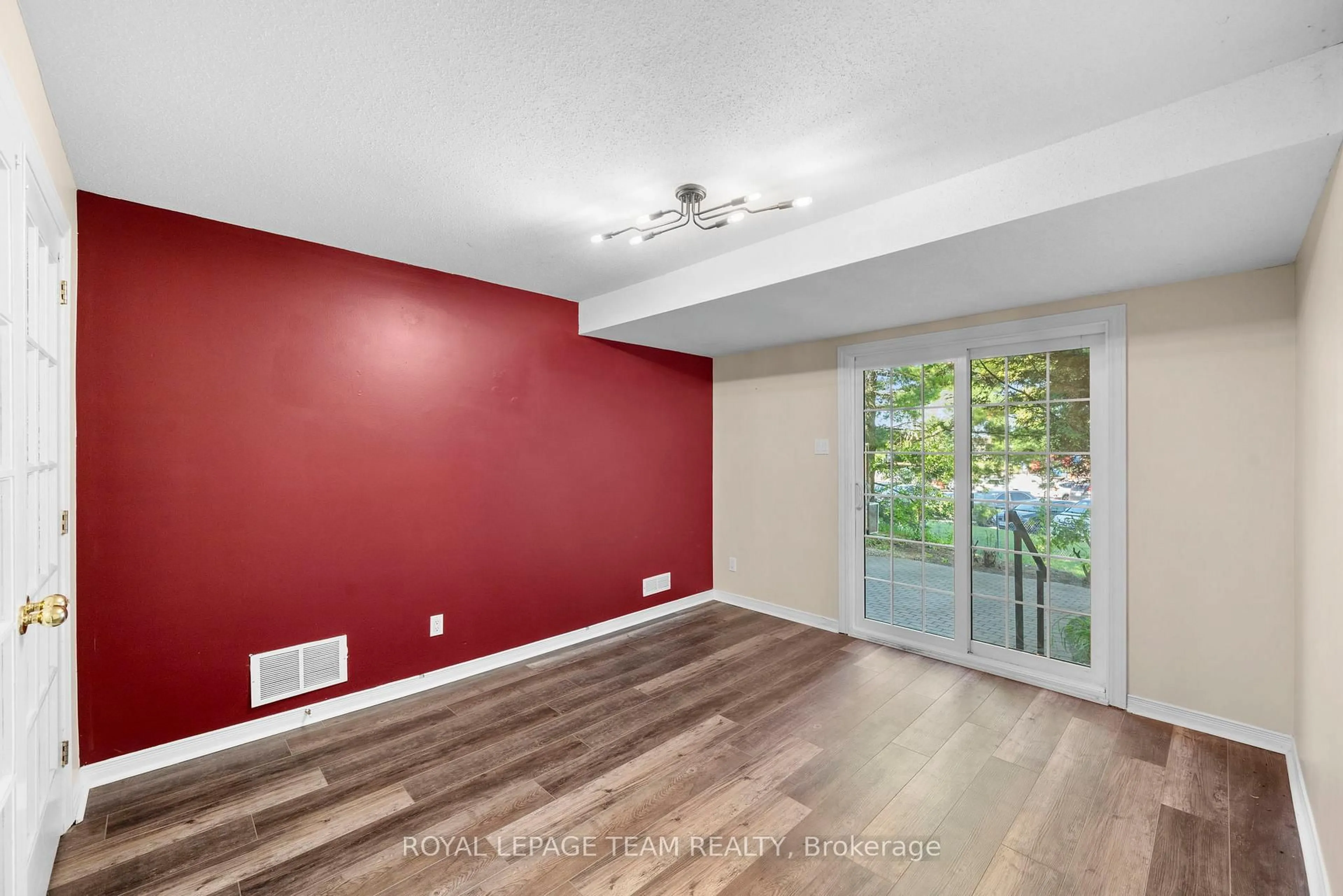 Unknown for 8 Mannington Crt, Ottawa Ontario K2J 4A1