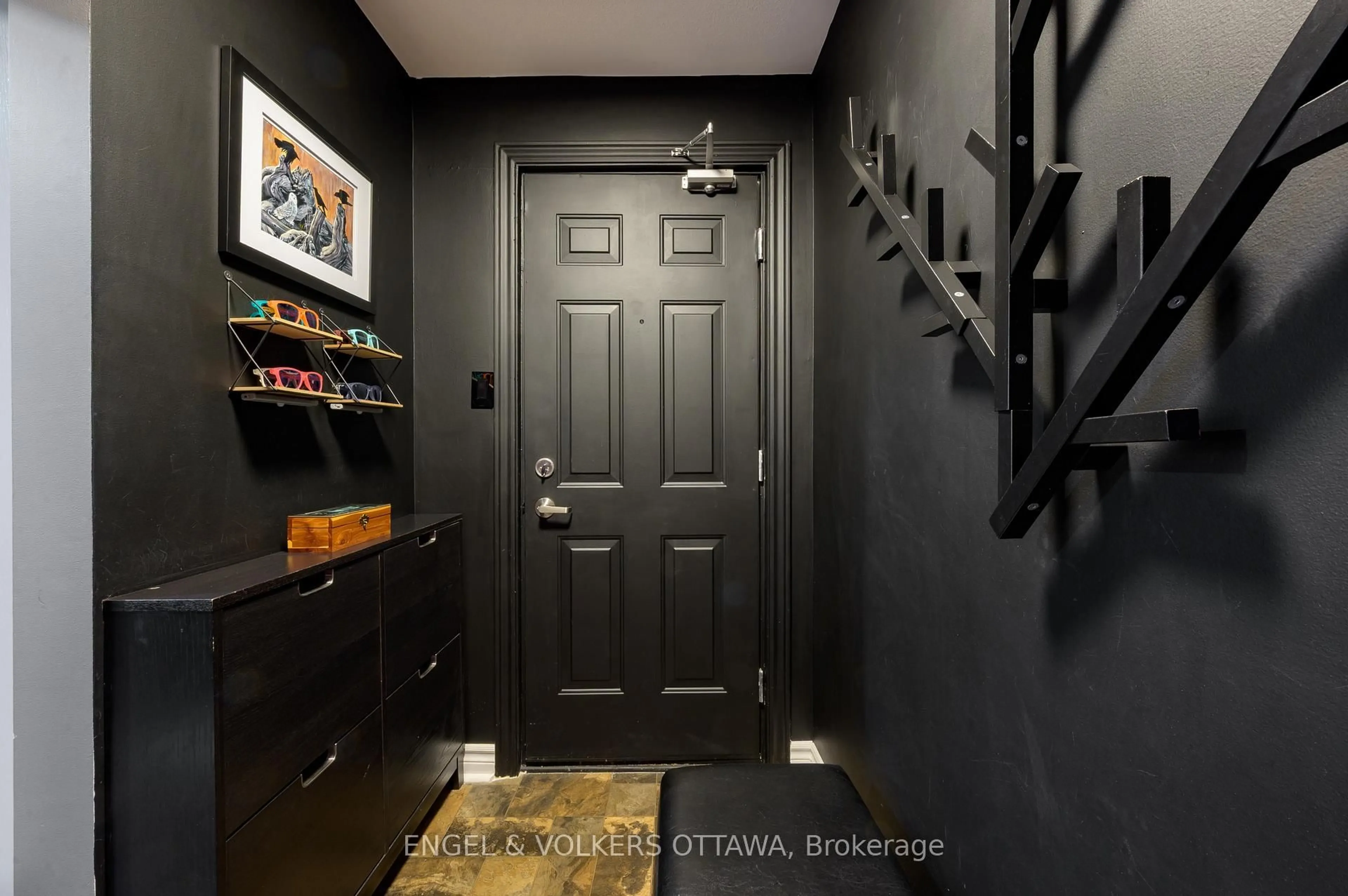 Indoor entryway for 50 Barnstone Dr #7, Ottawa Ontario K2G 6X2