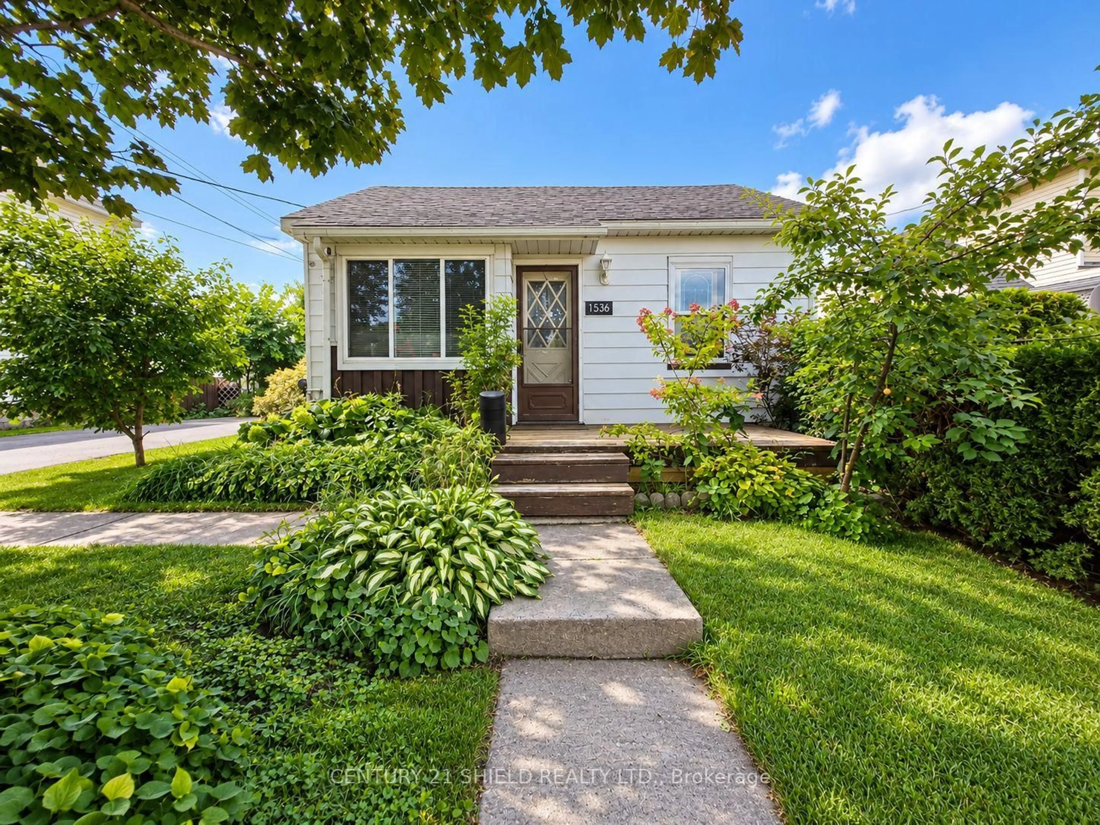 Home with vinyl exterior material, street for 1536 Pitt St, Cornwall Ontario K6J 3V1