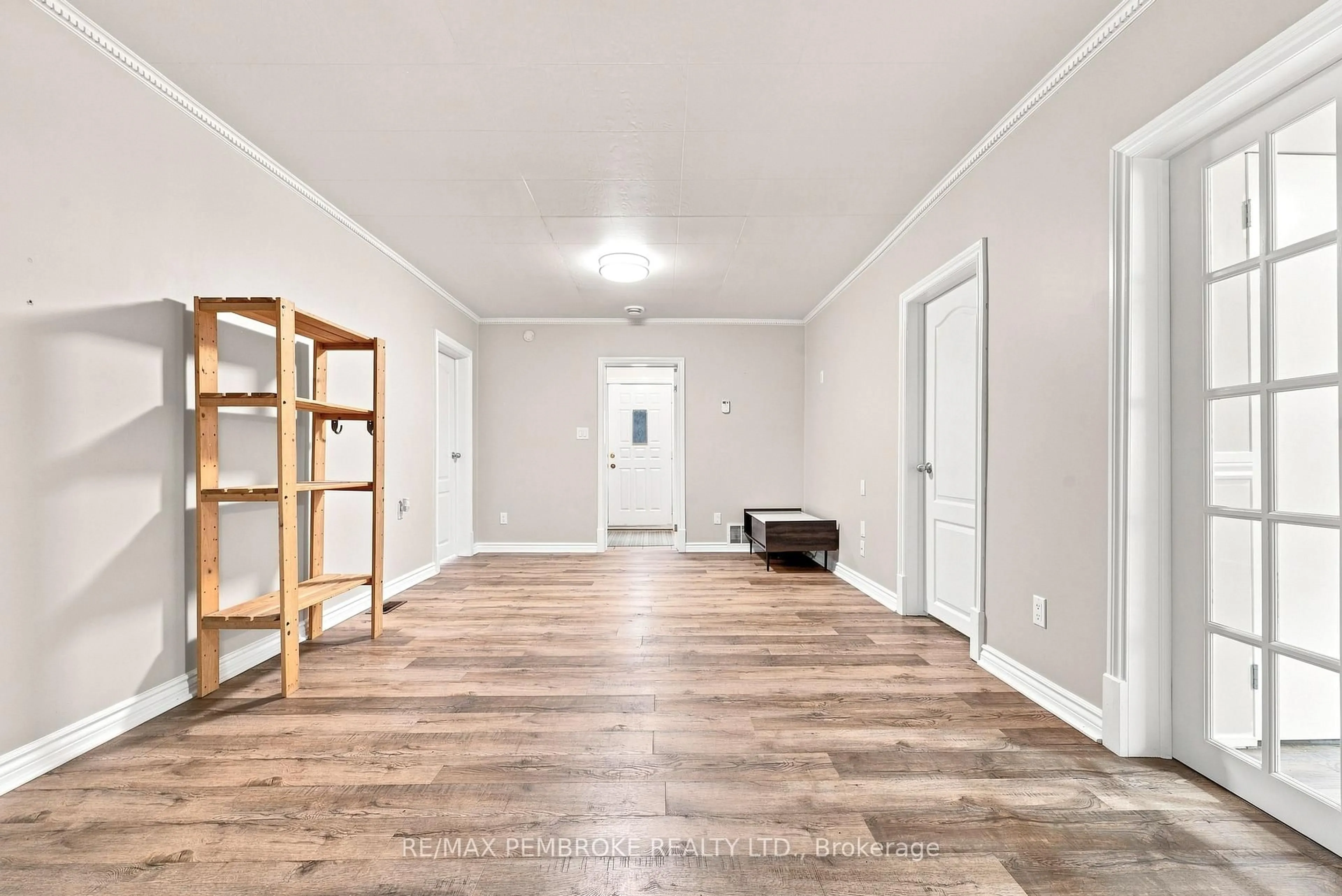 A pic of a room for 1469 Victoria St, Petawawa Ontario K8H 2G2