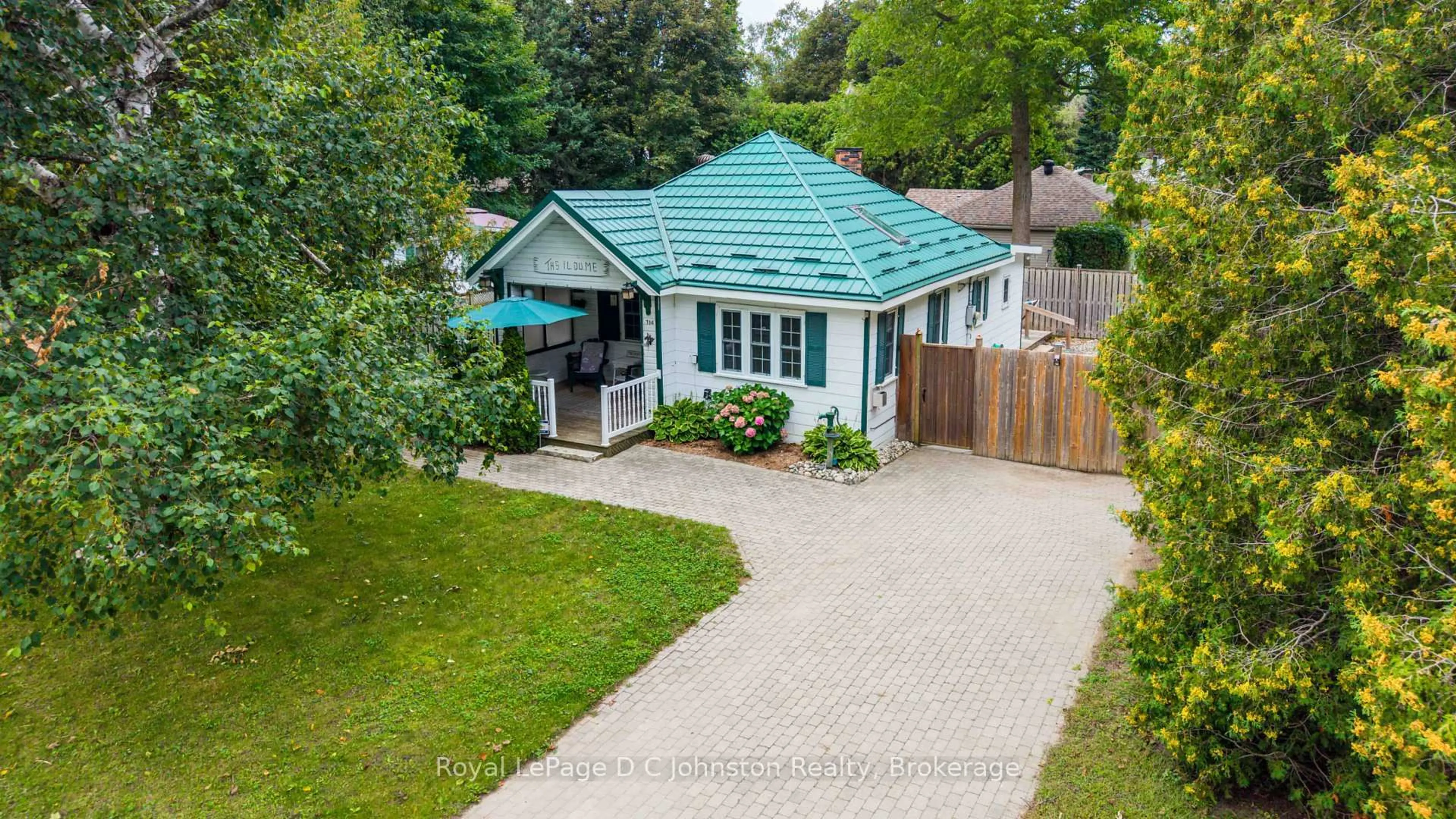 A pic from outside/outdoor area/front of a property/back of a property/a pic from drone, street for 736 Shantz St, Saugeen Shores Ontario N0H 2C0
