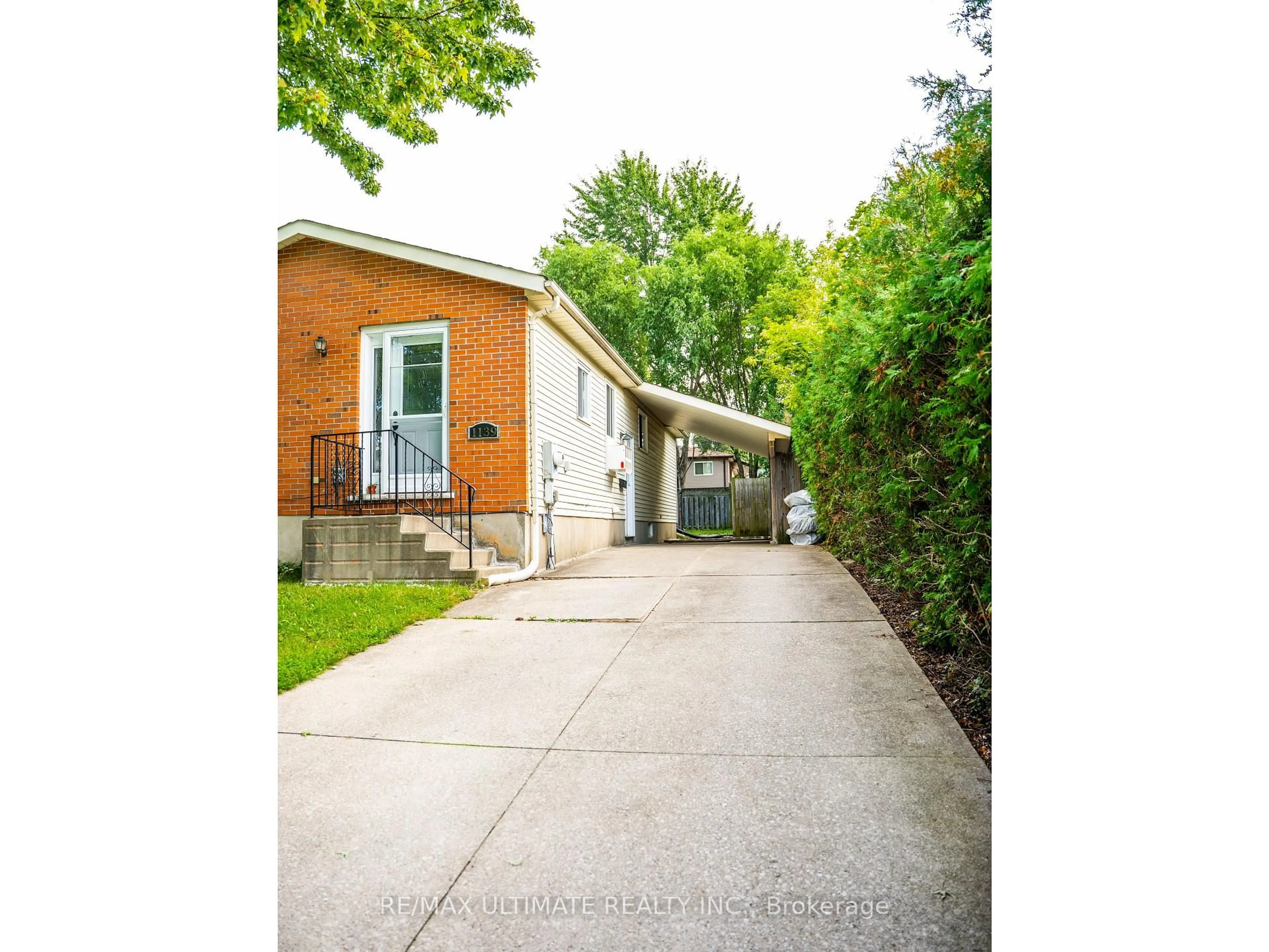 Home with brick exterior material, street for 1139 15th St #B, Owen Sound Ontario N4K 5V7