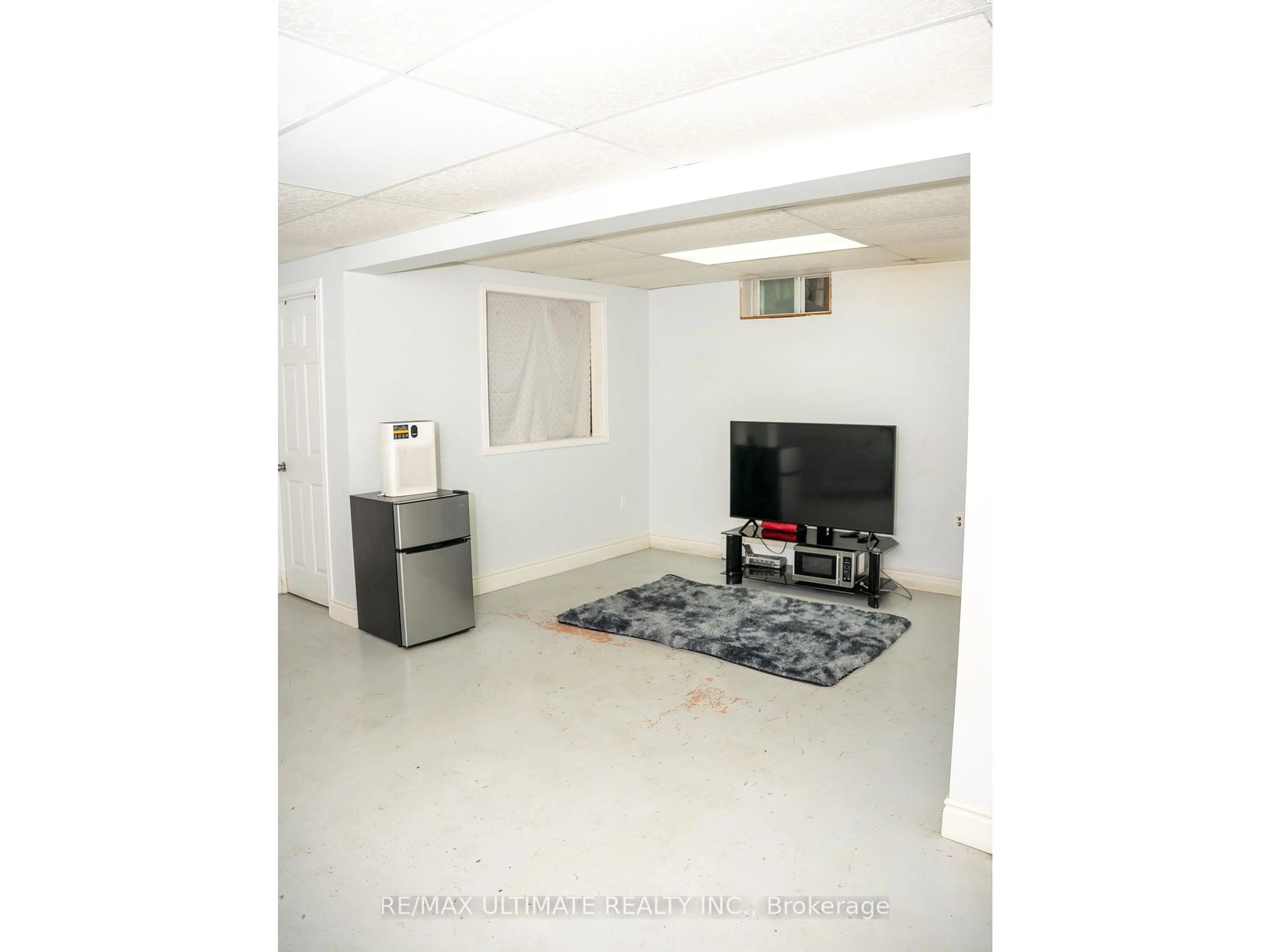 A pic of a room for 1139 15th St #B, Owen Sound Ontario N4K 5V7