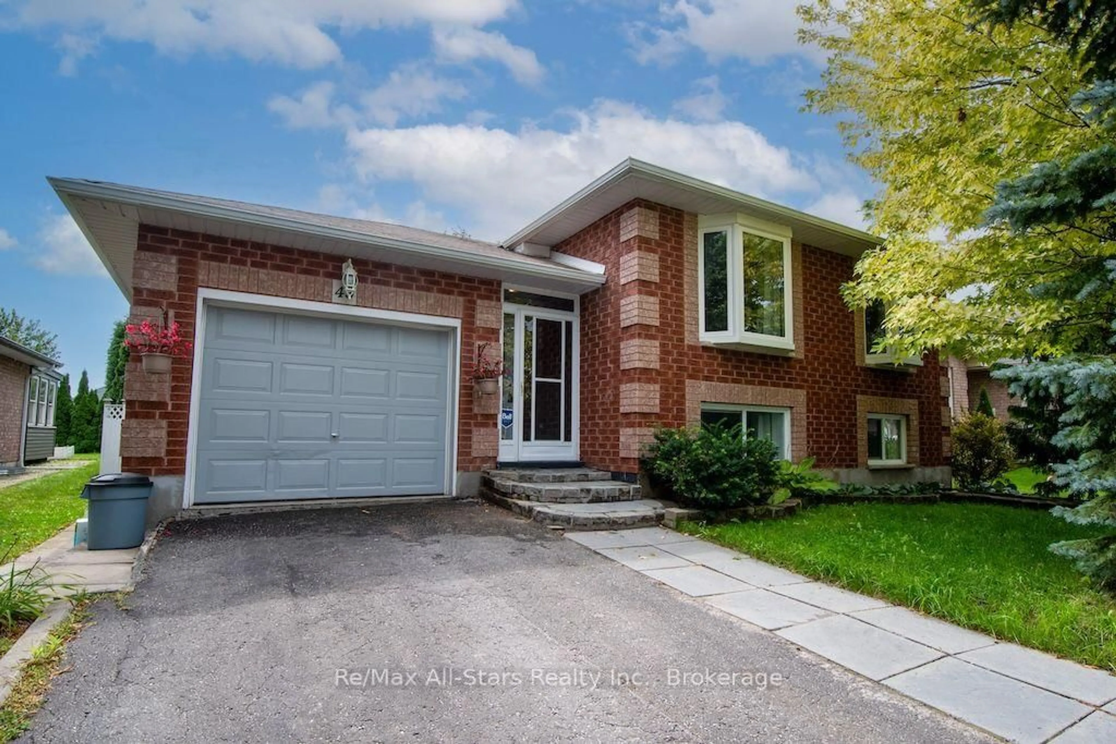 Home with brick exterior material, street for 43 McGibbon Blvd, Kawartha Lakes Ontario K9V 6G4