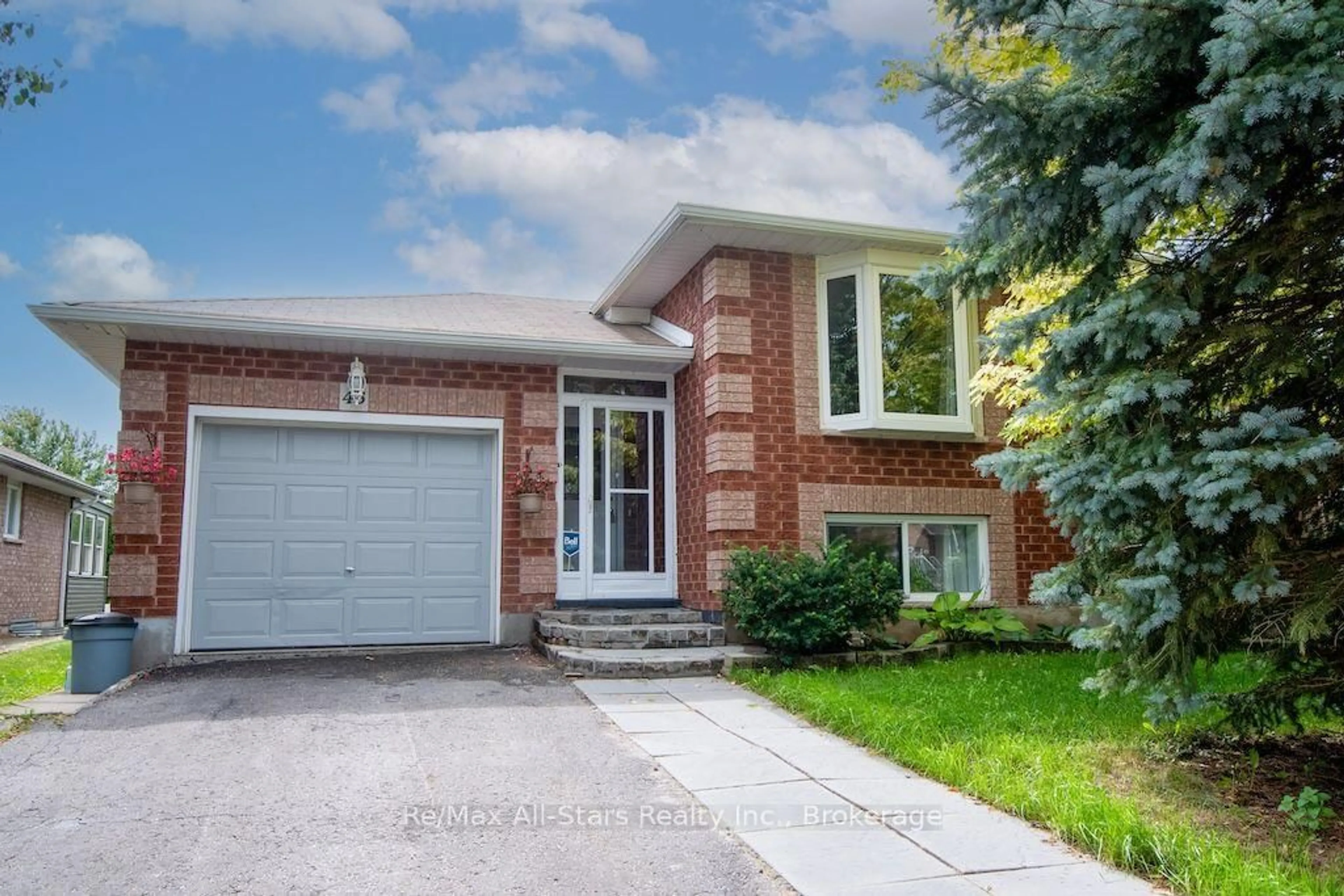 Home with brick exterior material, street for 43 McGibbon Blvd, Kawartha Lakes Ontario K9V 6G4