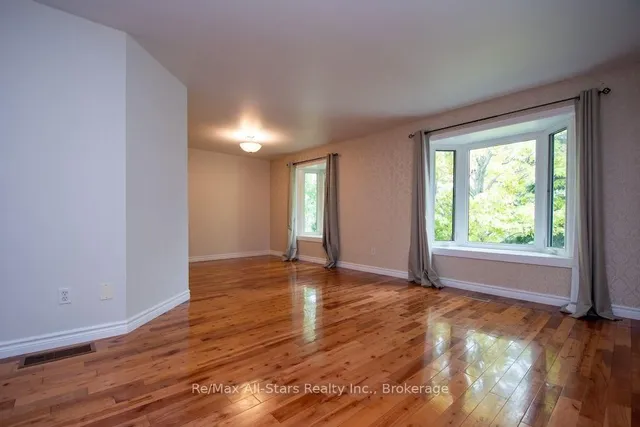 43 McGibbon Blvd, Kawartha Lakes 5