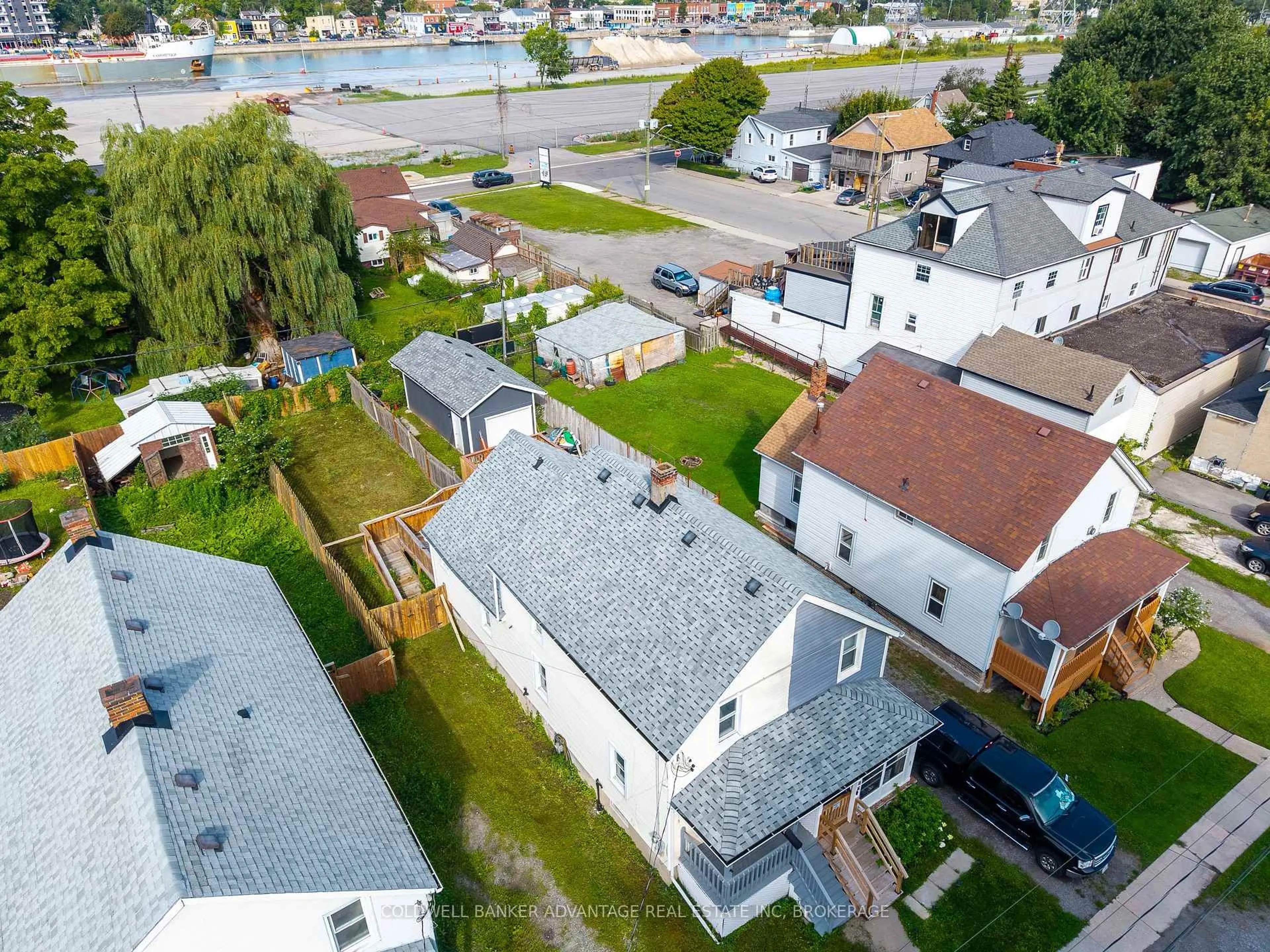 A pic from outside/outdoor area/front of a property/back of a property/a pic from drone, unknown for 154 Fares St, Port Colborne Ontario L3K 1W2