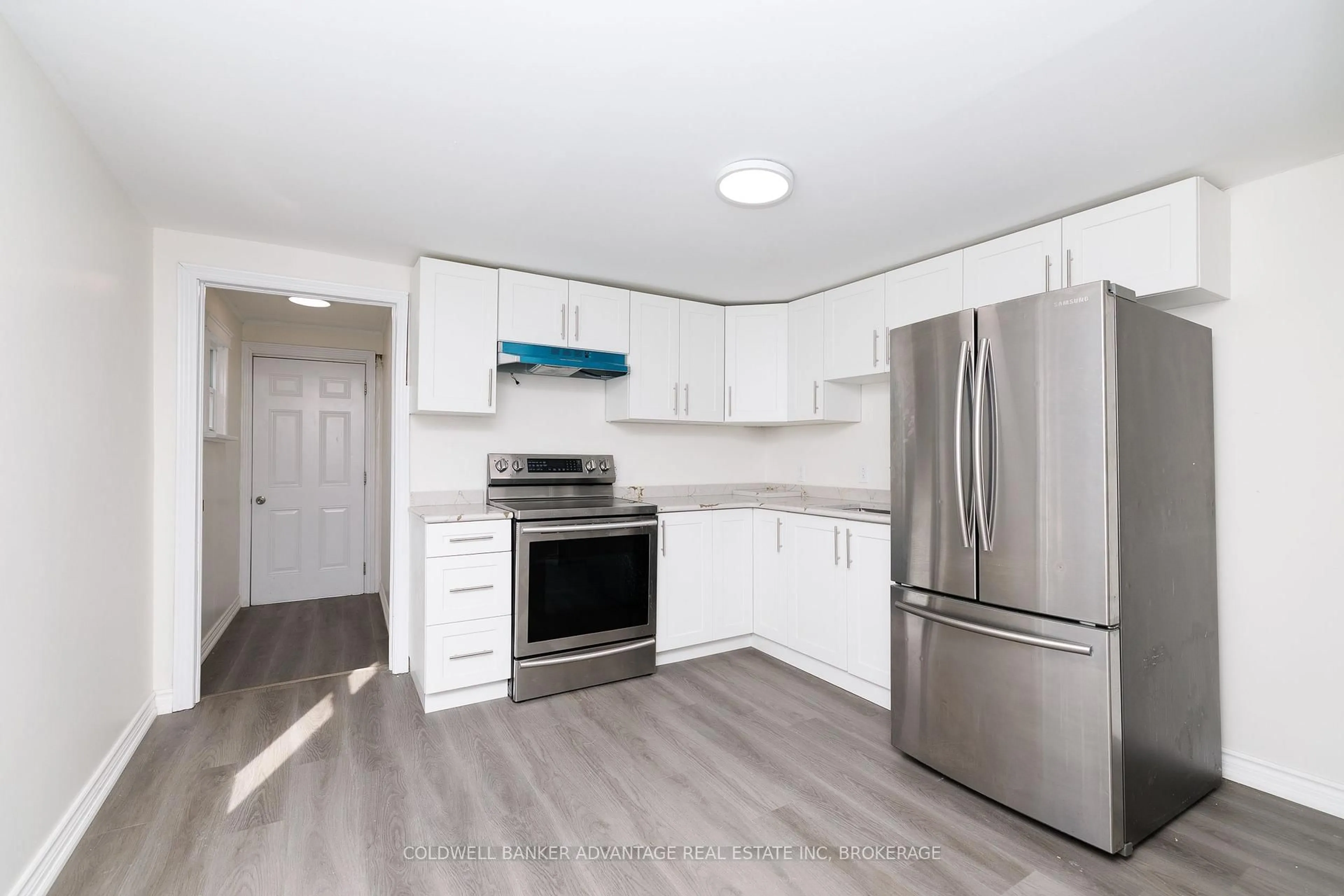 Standard kitchen, unknown for 154 Fares St, Port Colborne Ontario L3K 1W2