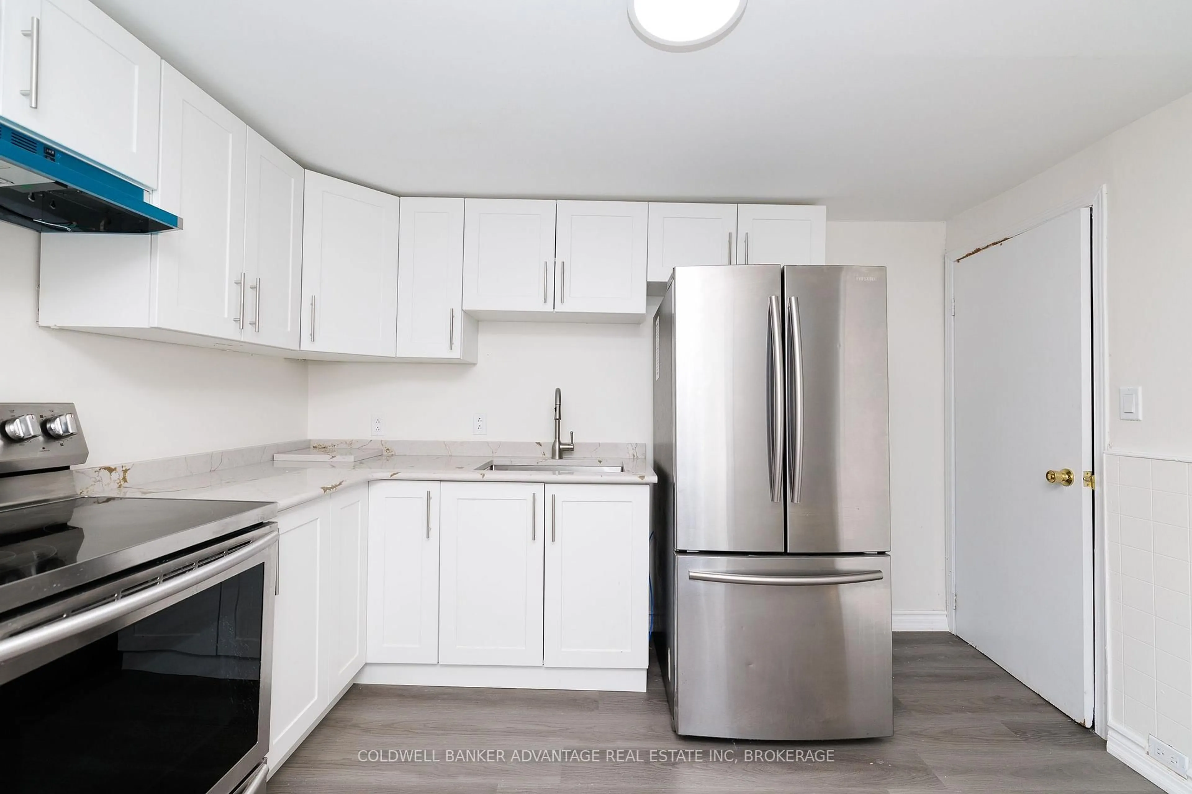 Standard kitchen, unknown for 154 Fares St, Port Colborne Ontario L3K 1W2