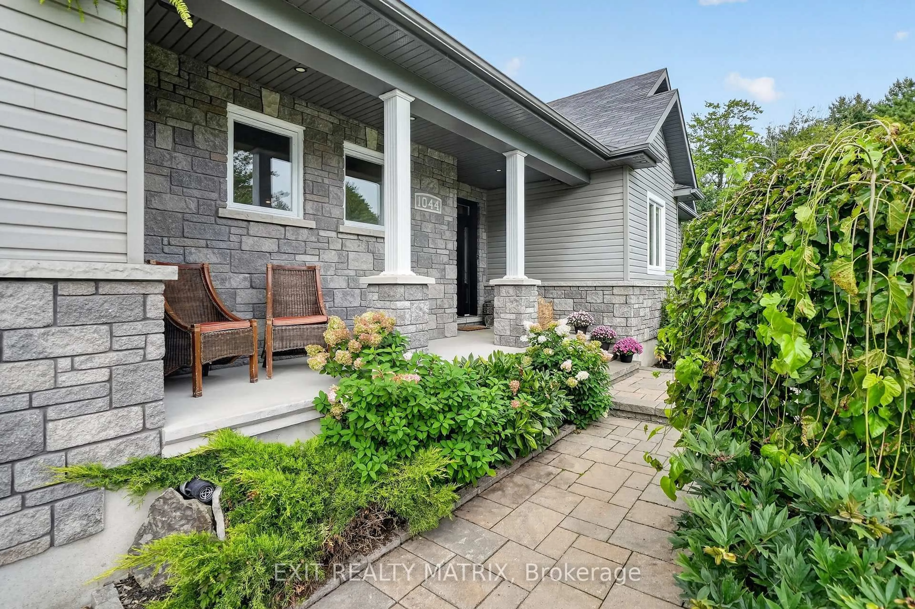 Home with brick exterior material, street for 1044 Brazeau Rd, Clarence-Rockland Ontario K0A 1N0