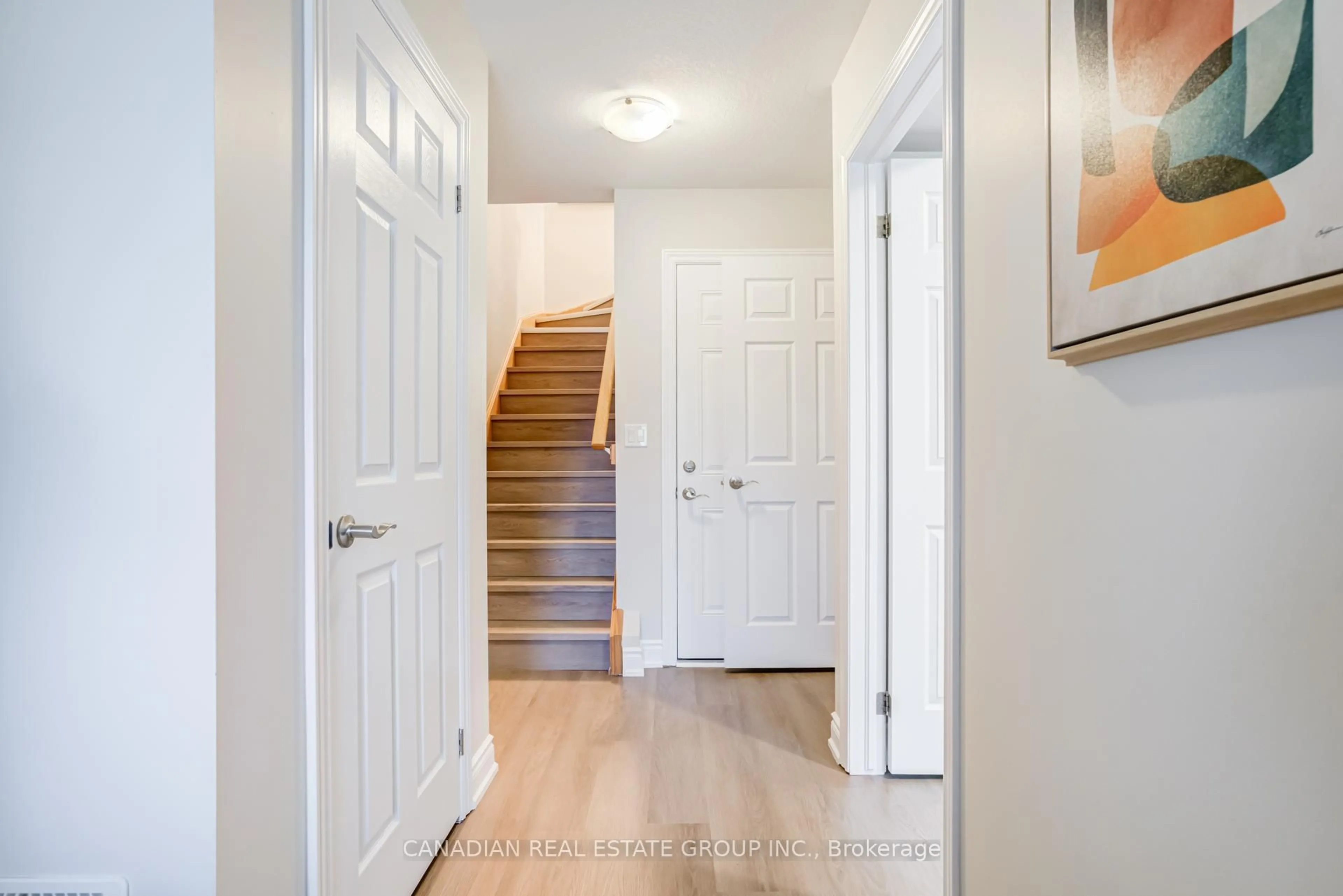 Indoor entryway for 582 Linden Dr #68, Cambridge Ontario N3H 0C9