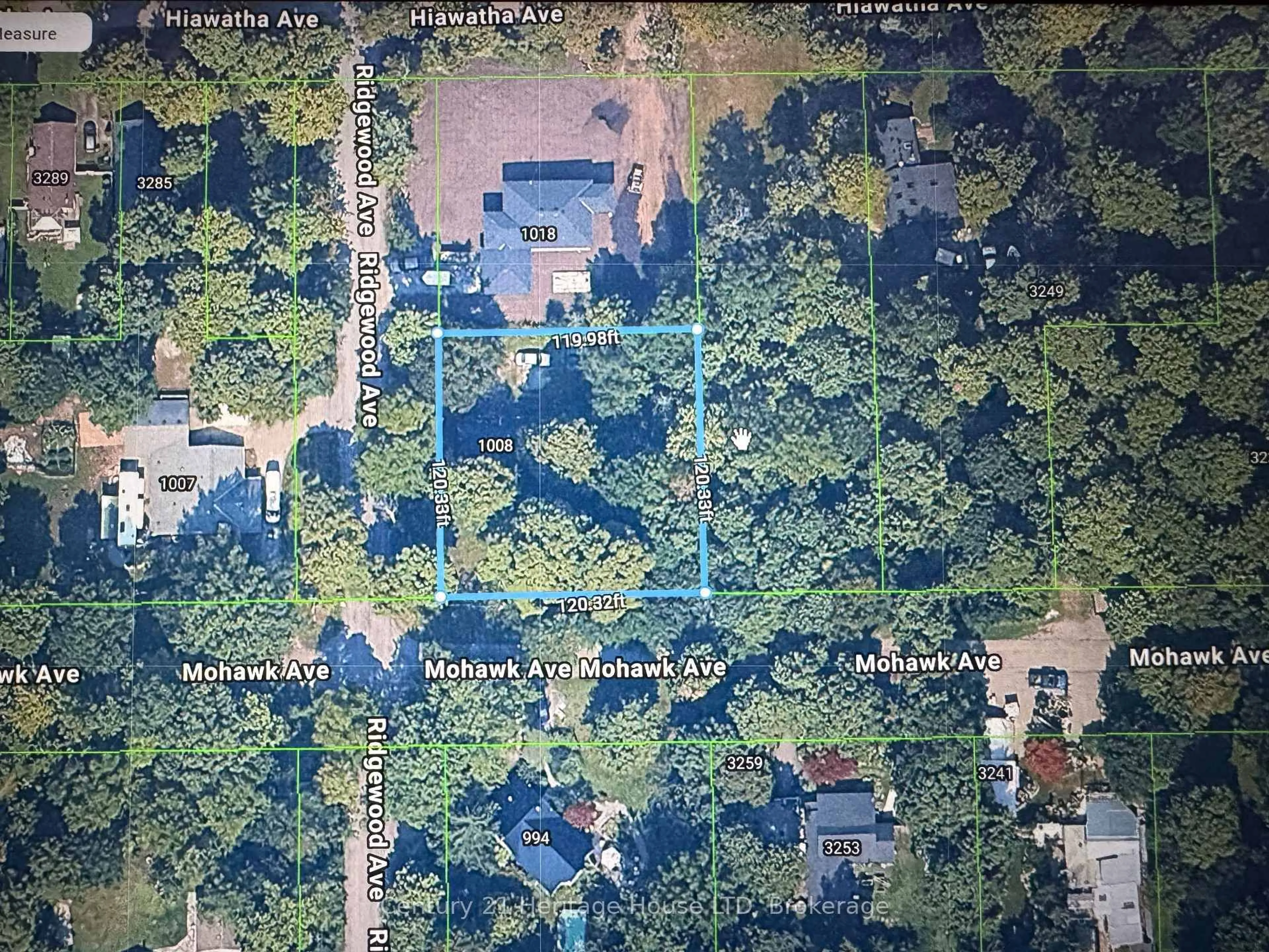 A pic from outside/outdoor area/front of a property/back of a property/a pic from drone, forest/trees view for 1008 Ridgewood Ave, Fort Erie Ontario L0S 1N0
