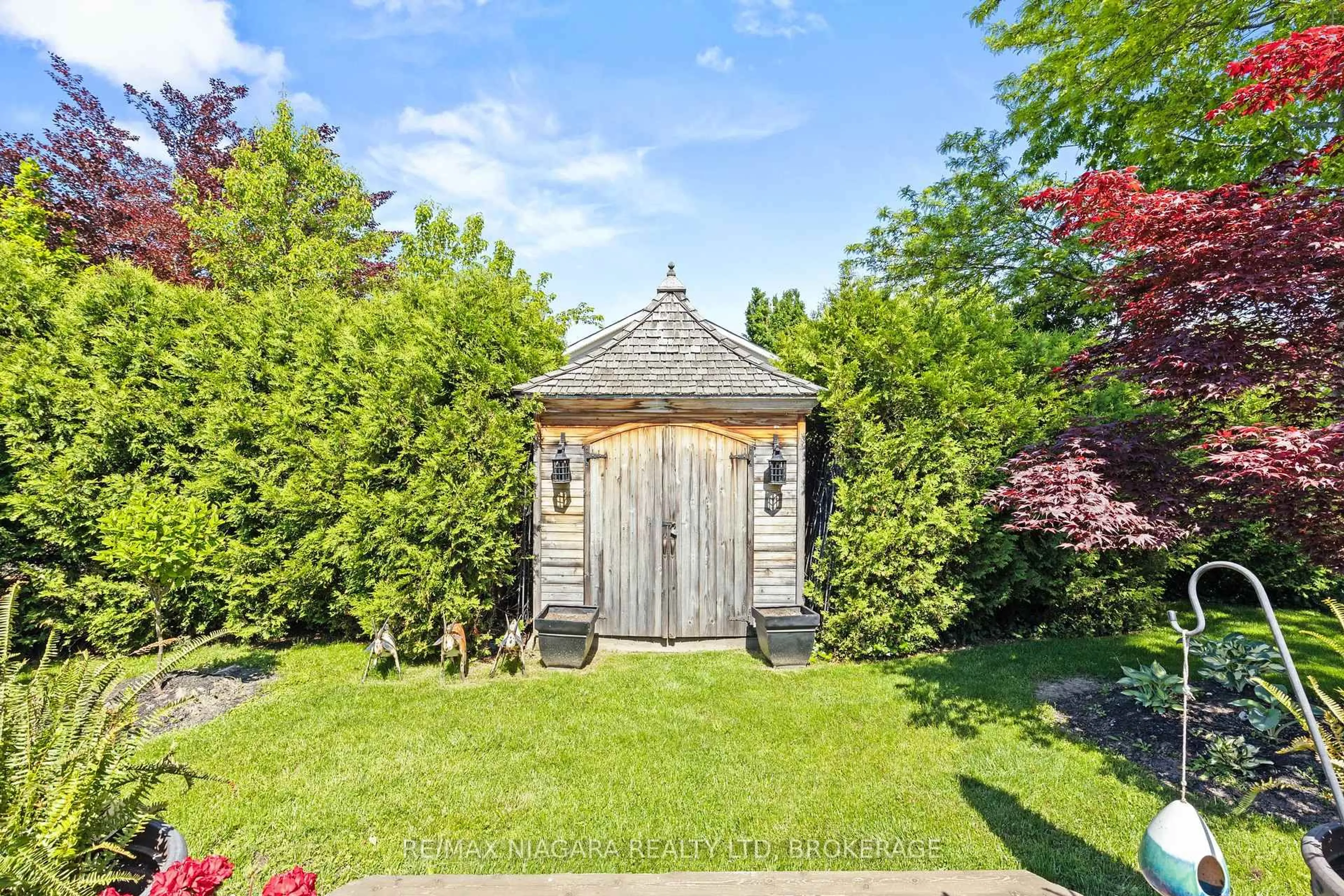 Shed for 611 Victoria St, Niagara-on-the-Lake Ontario L0S 1J0