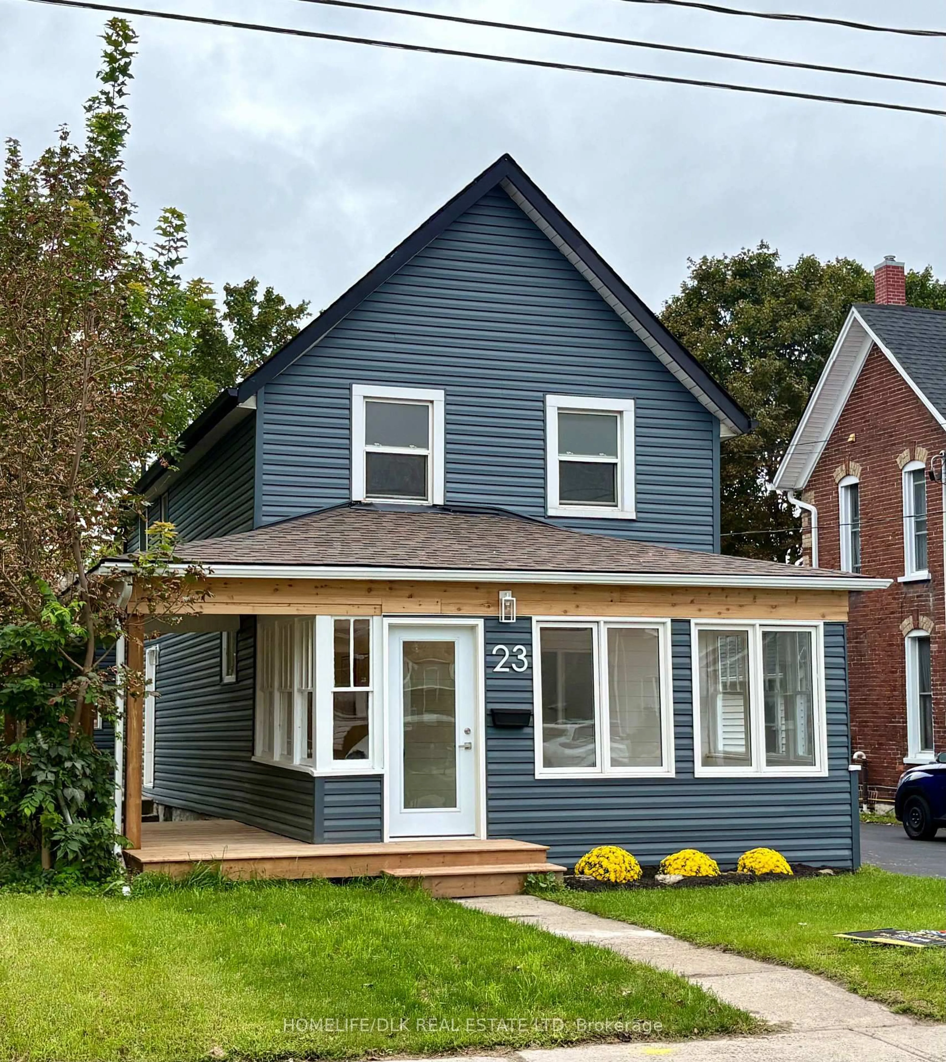 Home with vinyl exterior material, street for 23 Strathcona St, Smiths Falls Ontario K7A 1V8