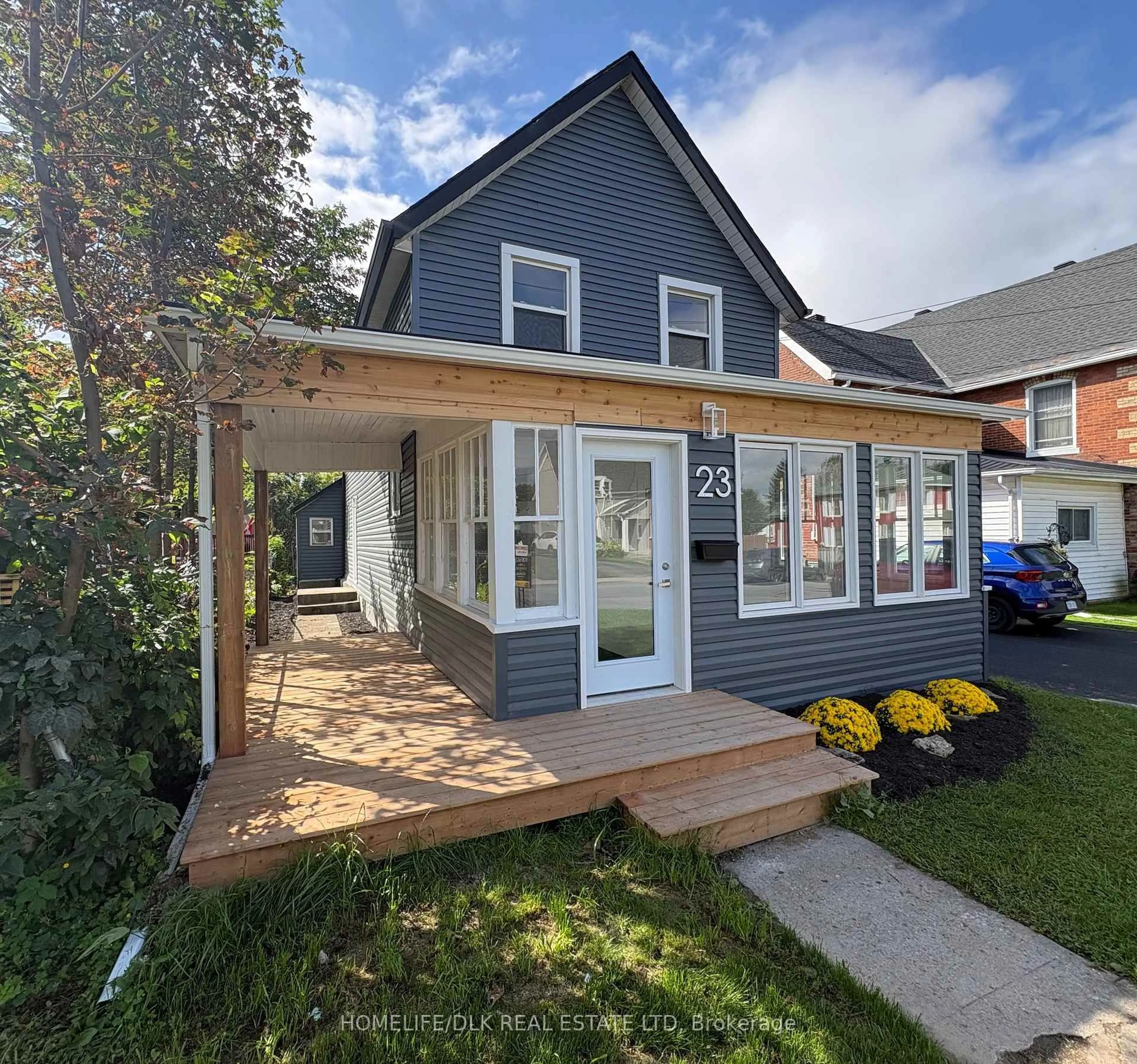 Home with vinyl exterior material, street for 23 Strathcona St, Smiths Falls Ontario K7A 1V8