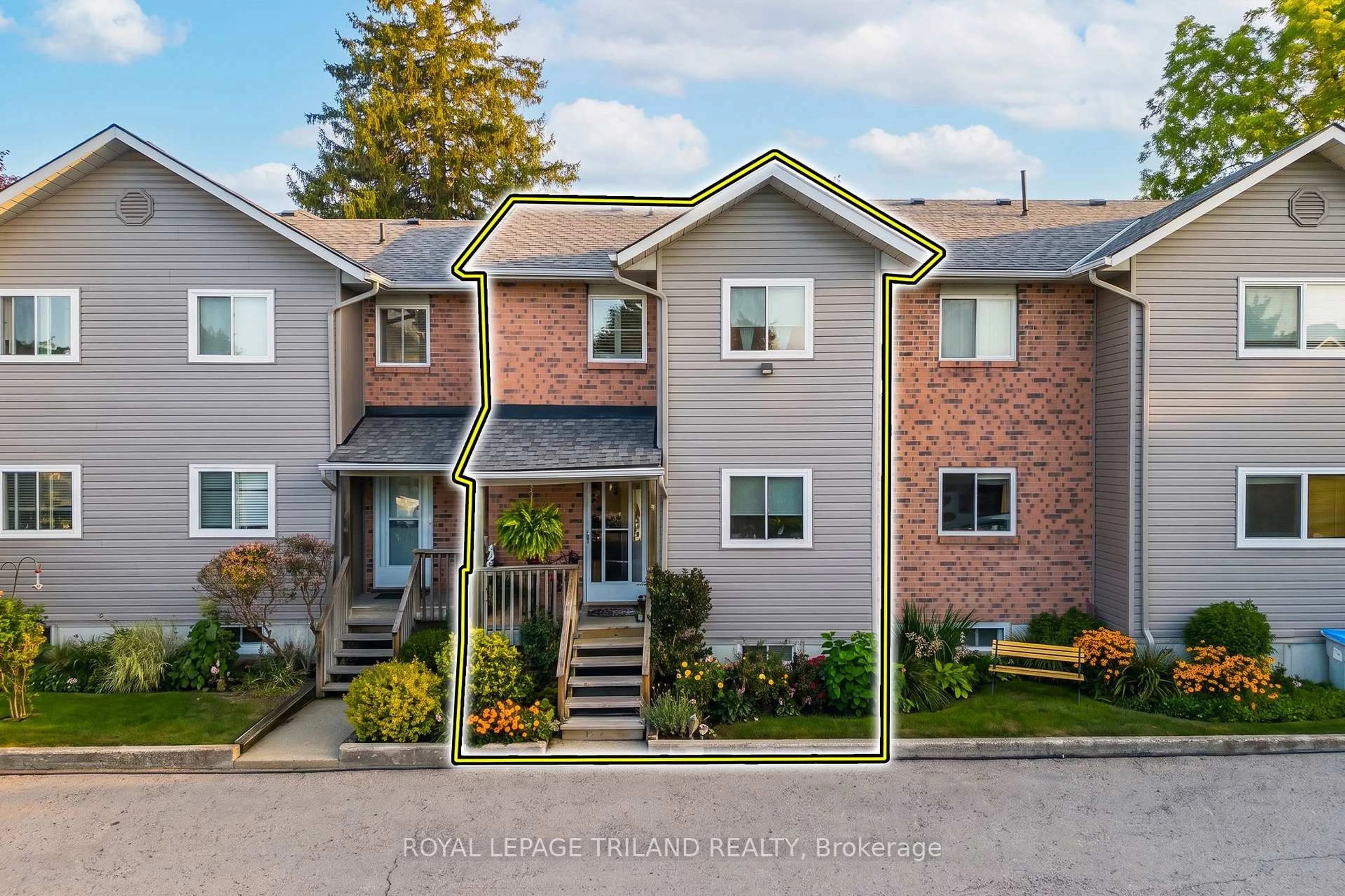 A pic from outside/outdoor area/front of a property/back of a property/a pic from drone, street for 18 Sauble River Rd #3, Lambton Shores Ontario N0M 1T0