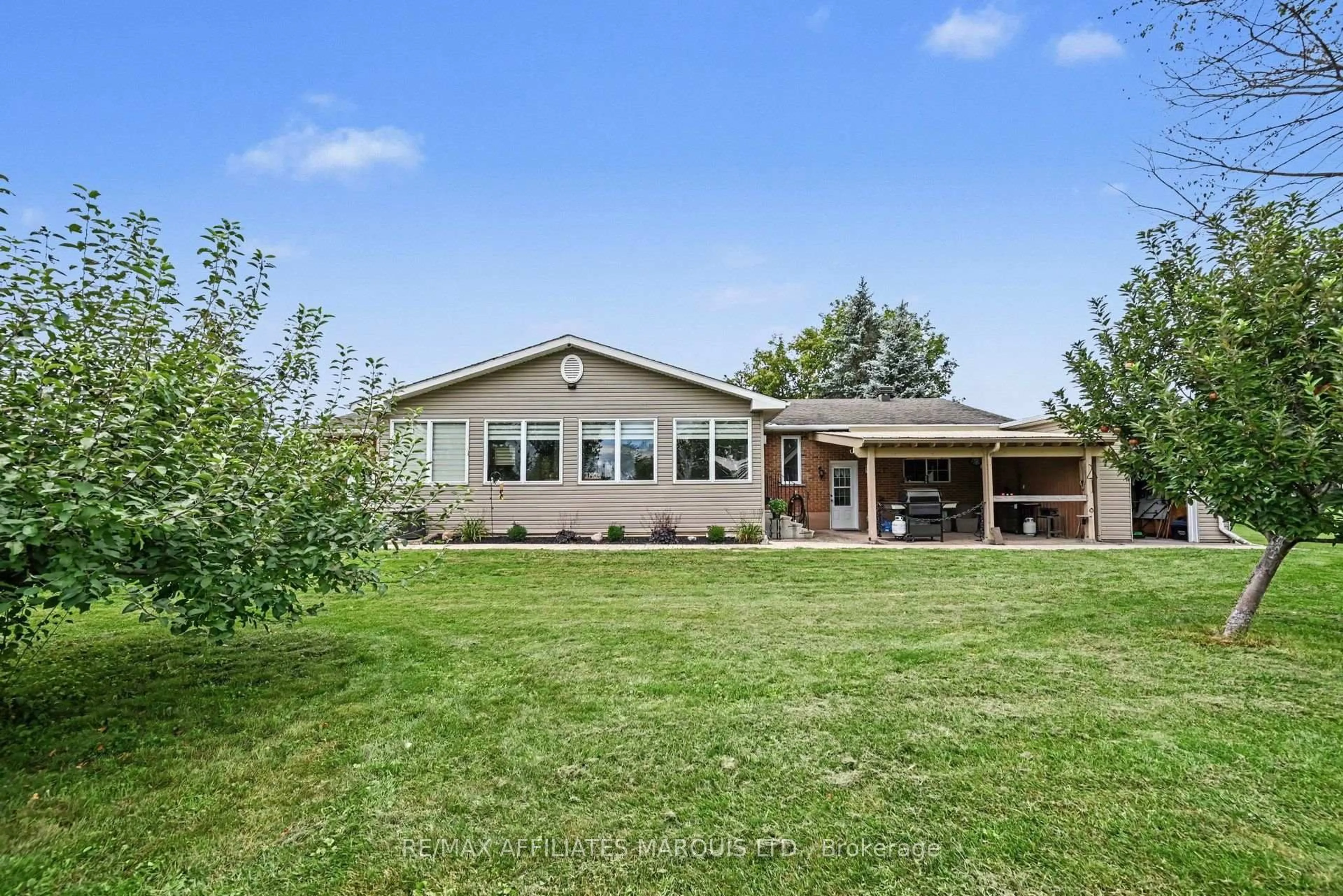 Home with vinyl exterior material, water/lake/river/ocean view for 6703 Gilmore Hill Rd, South Glengarry Ontario K6H 7J3