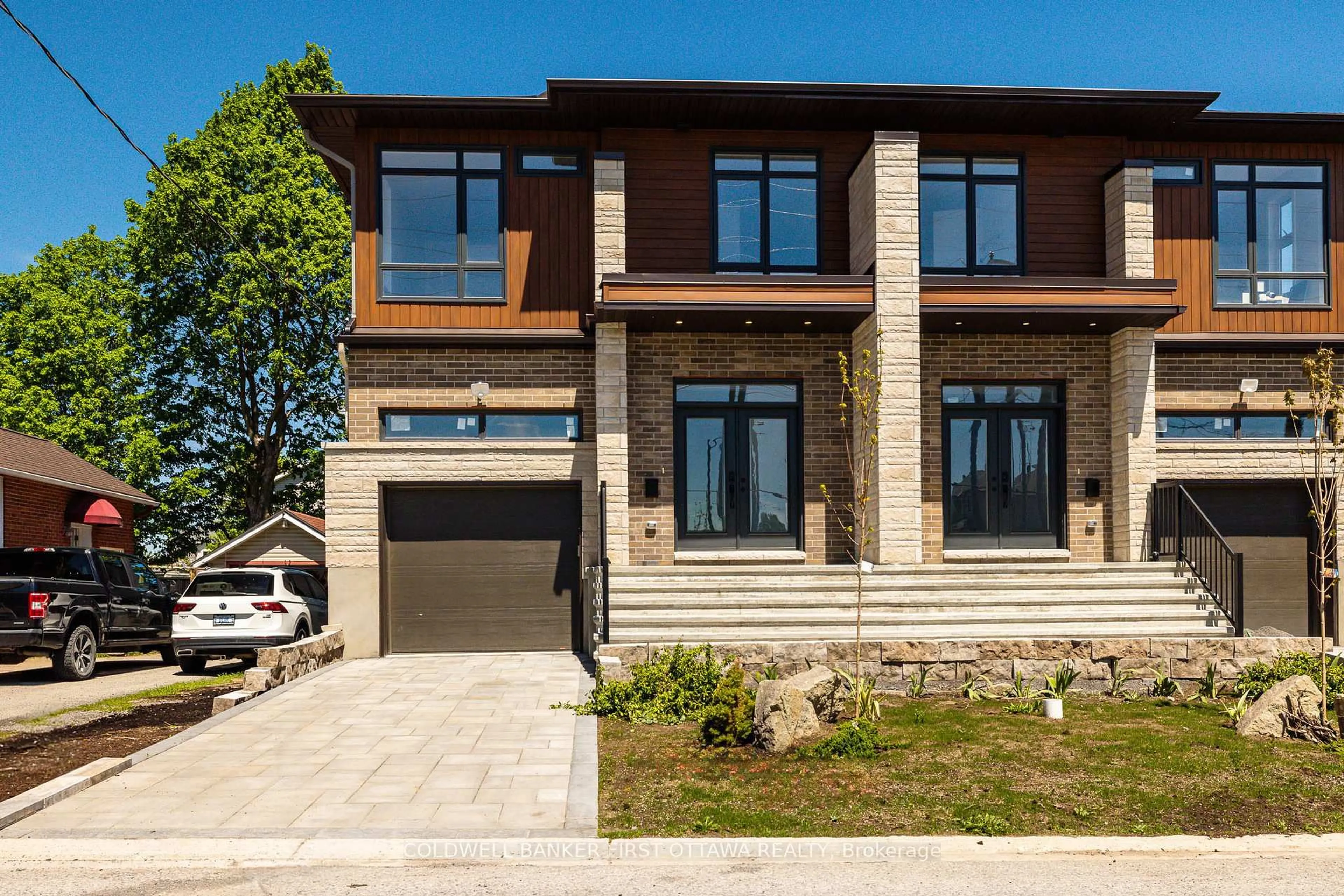 Home with brick exterior material, street for 31 Francis St, Carleton Place Ontario K7C 2J5