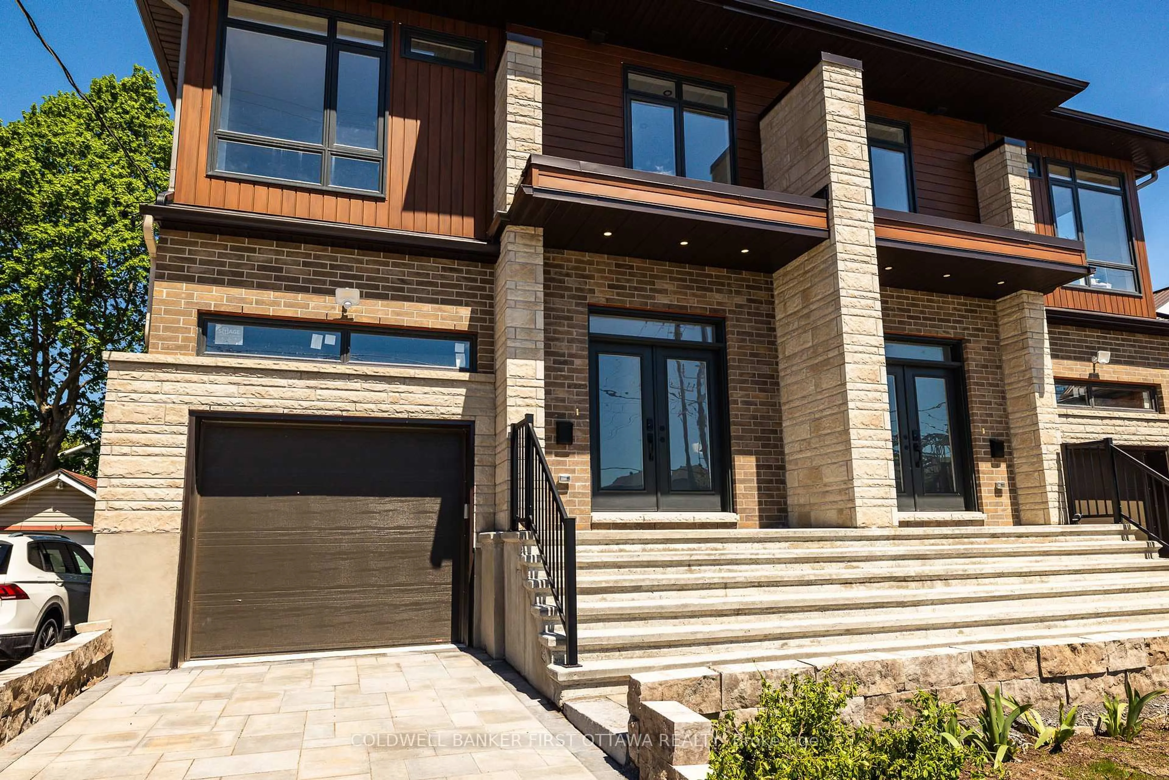 Home with brick exterior material, street for 31 Francis St, Carleton Place Ontario K7C 2J5