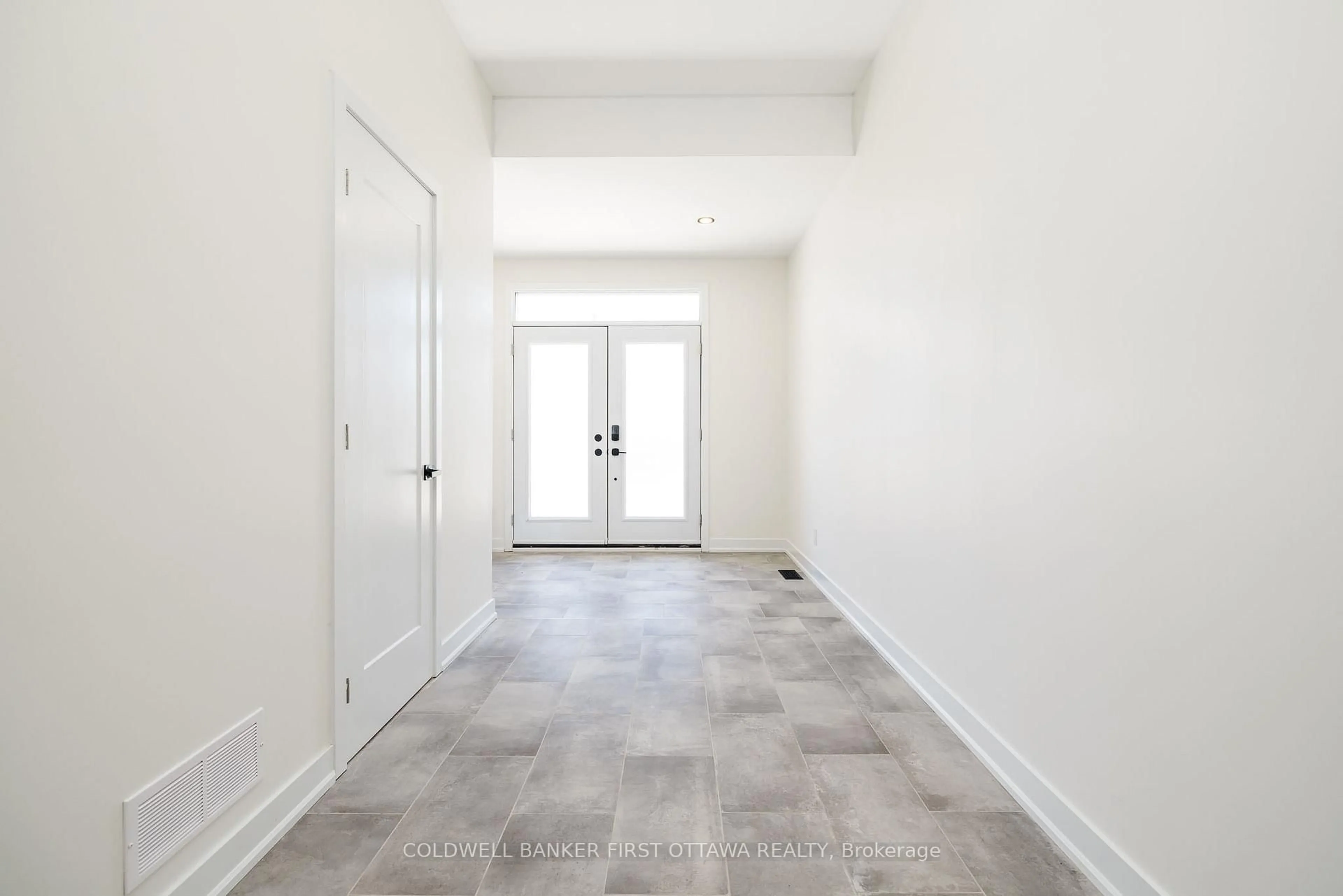 Indoor entryway for 31 Francis St, Carleton Place Ontario K7C 2J5