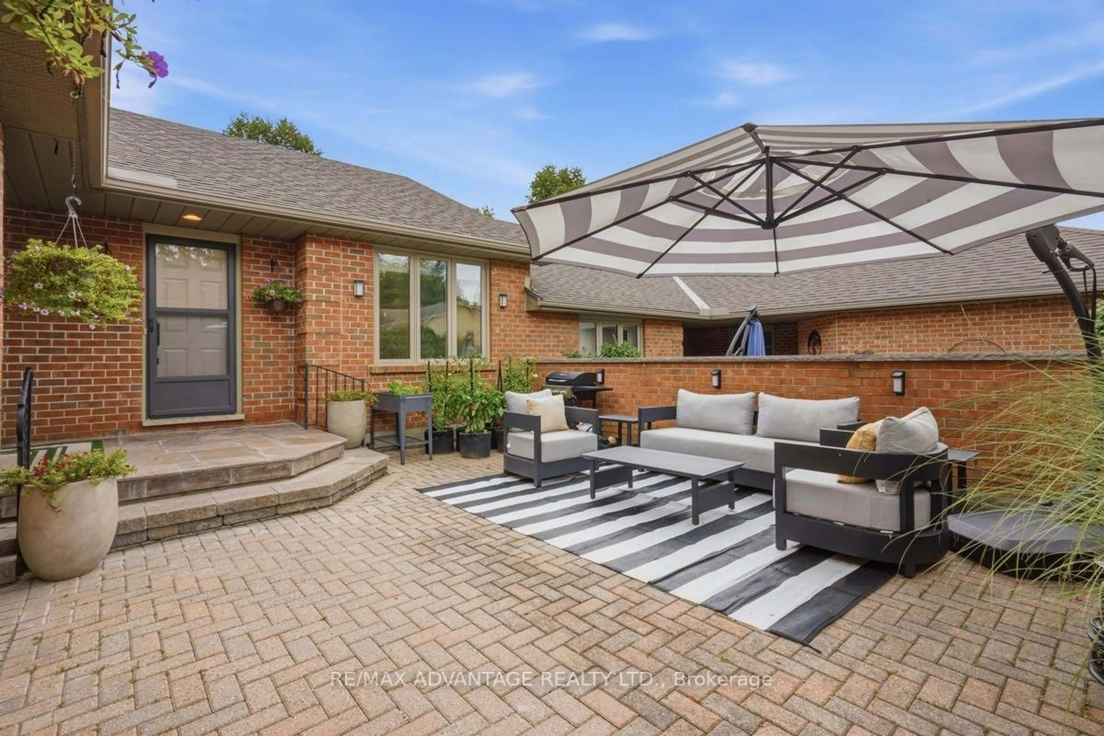 Patio, street for 2 Cadeau Terr #9, London South Ontario N6K 4G1