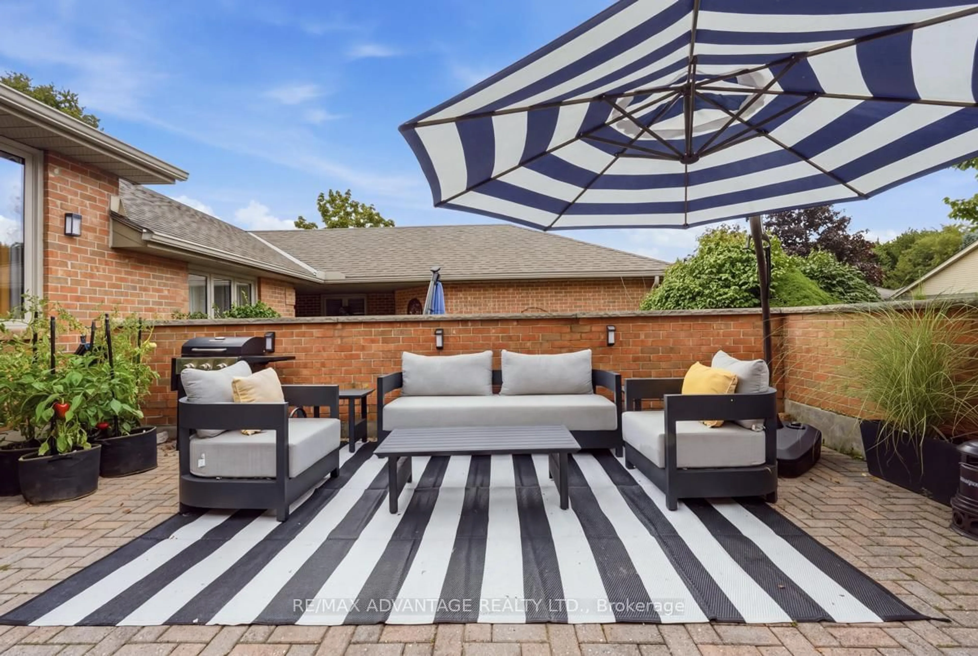 Patio, street for 2 Cadeau Terr #9, London South Ontario N6K 4G1