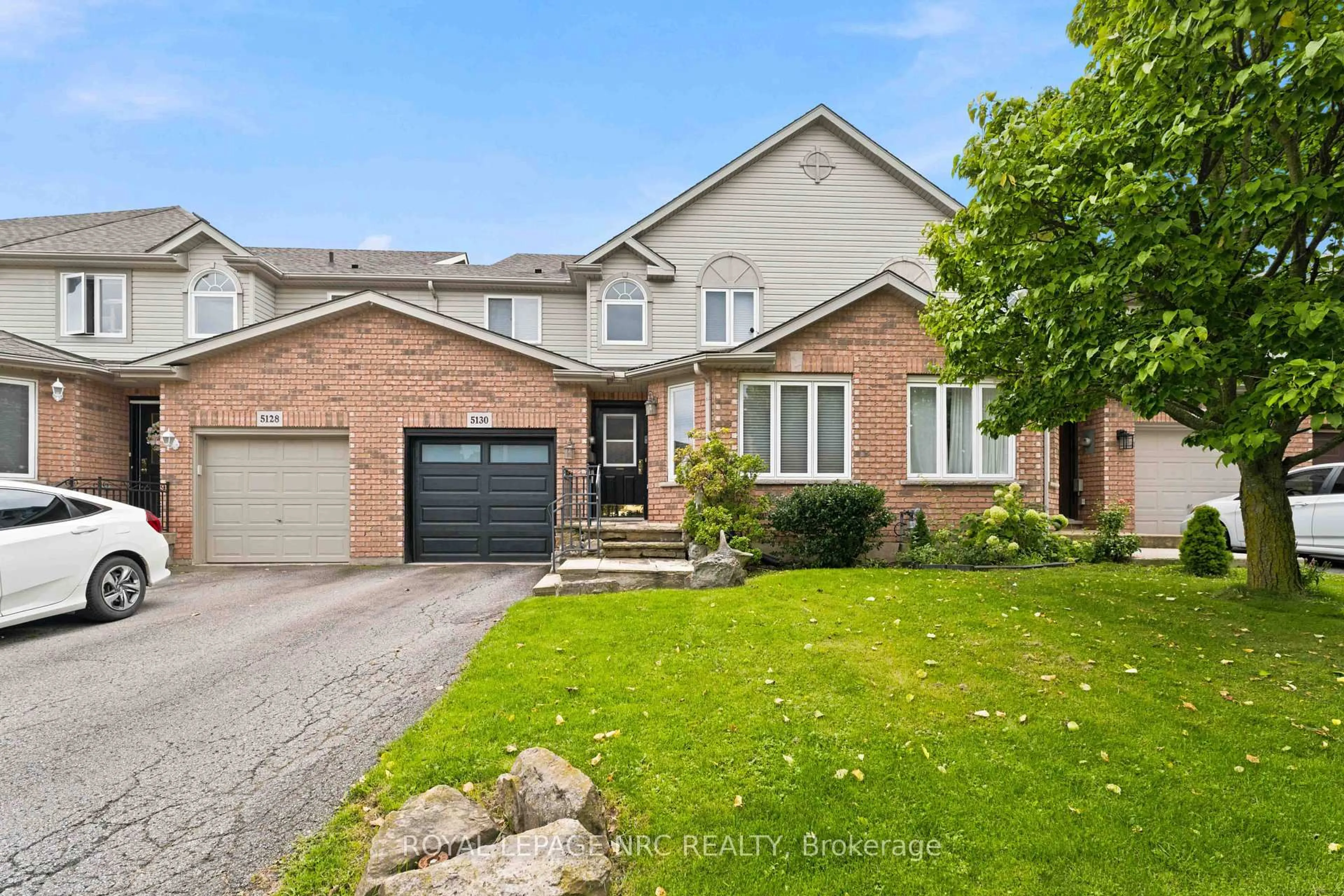 Home with brick exterior material, street for 5130 St. George's Dr, Lincoln Ontario L0R 1B7