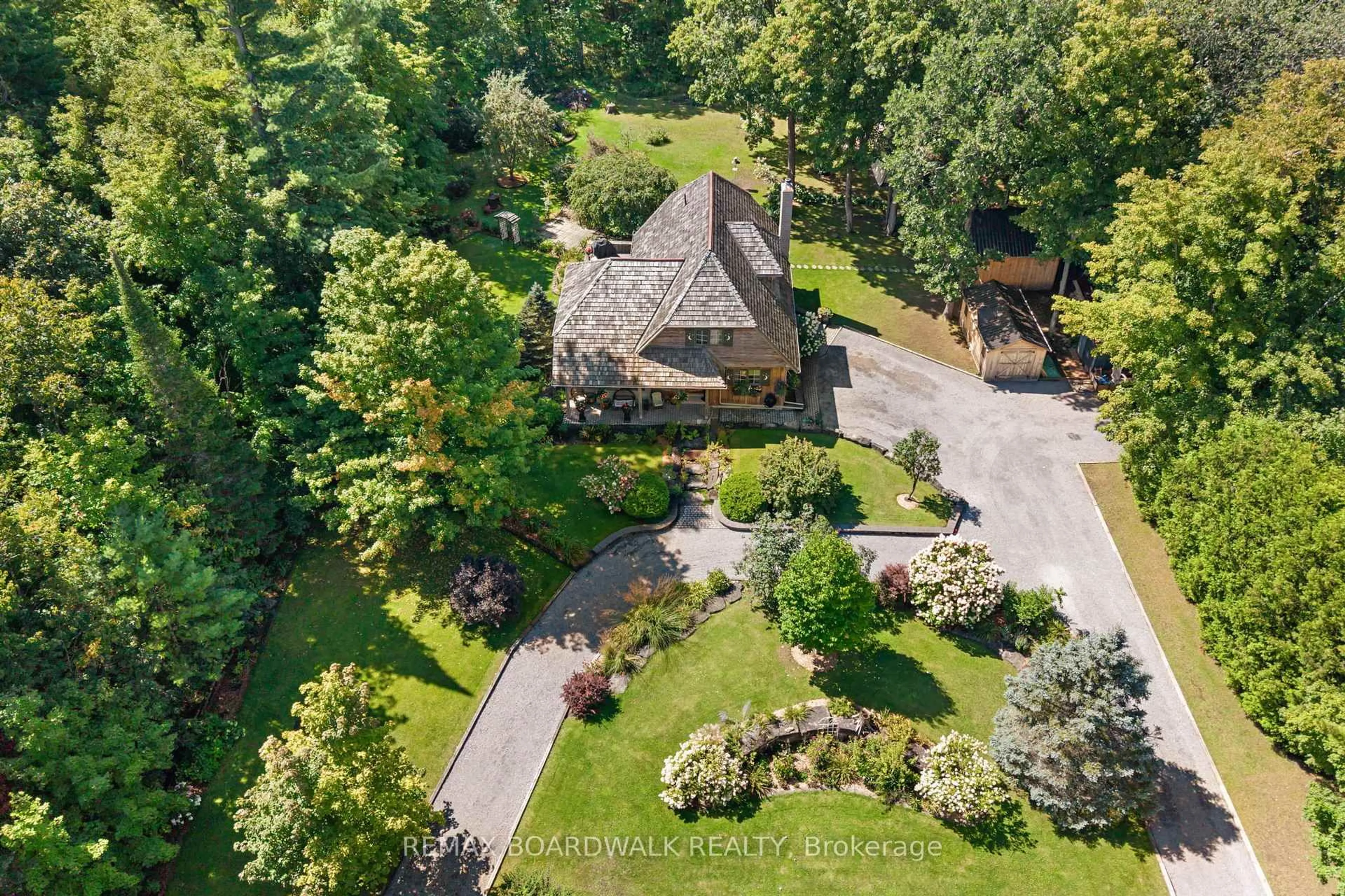 A pic from outside/outdoor area/front of a property/back of a property/a pic from drone, unknown for 431 Golden Line Rd, Almonte Ontario K0A 1A0