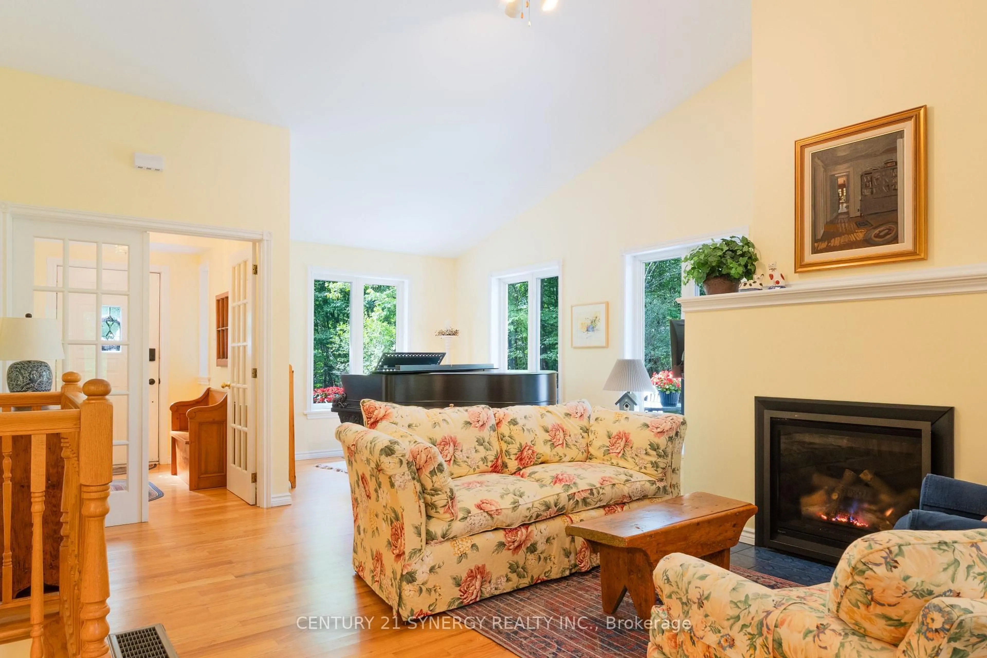 Living room with furniture, unknown for 504 Kenyon Rd, Perth Ontario K7H 0C7