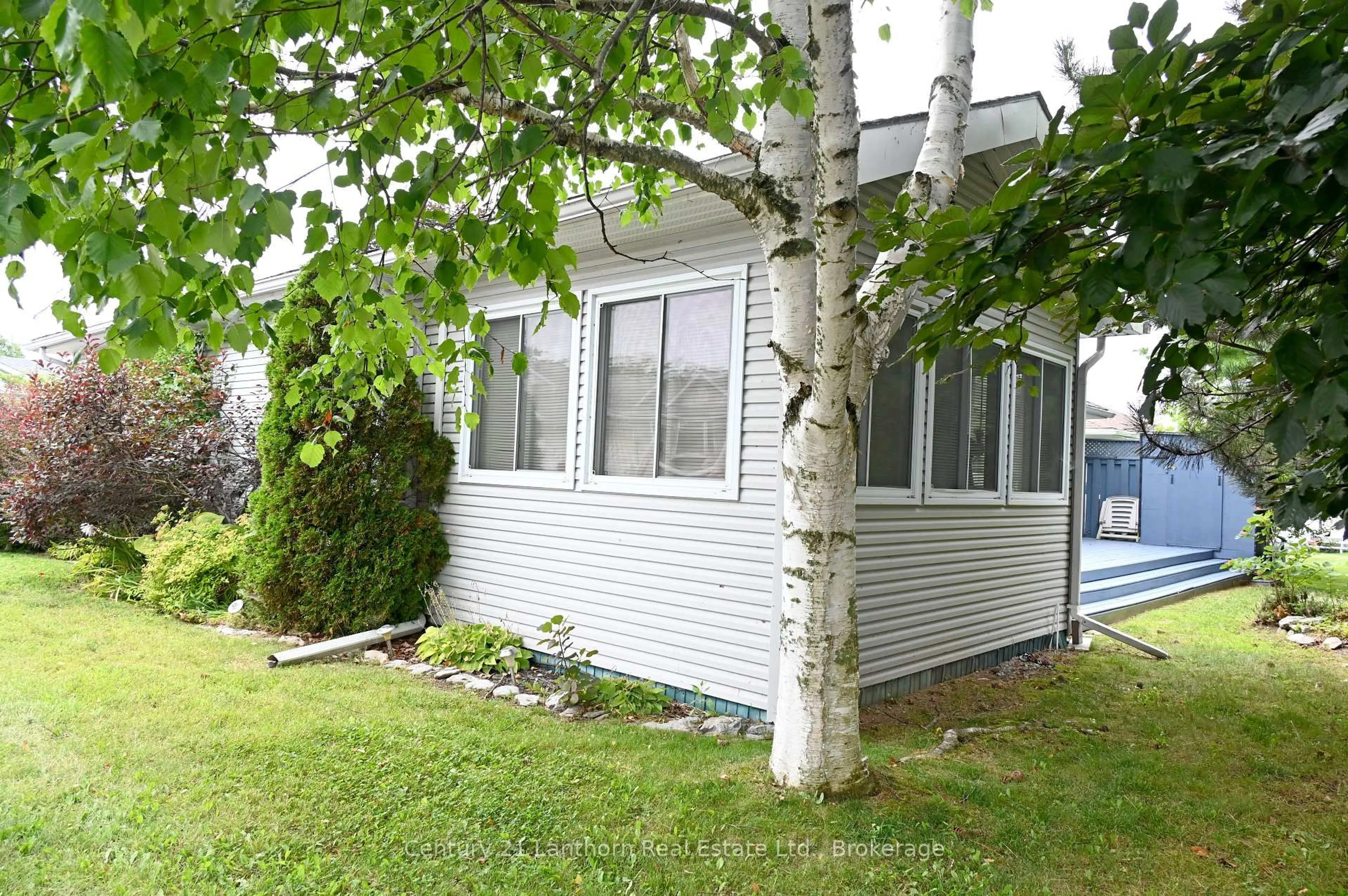 Patio, building for 1 Reynolds Pl, Prince Edward County Ontario K0K 3L0