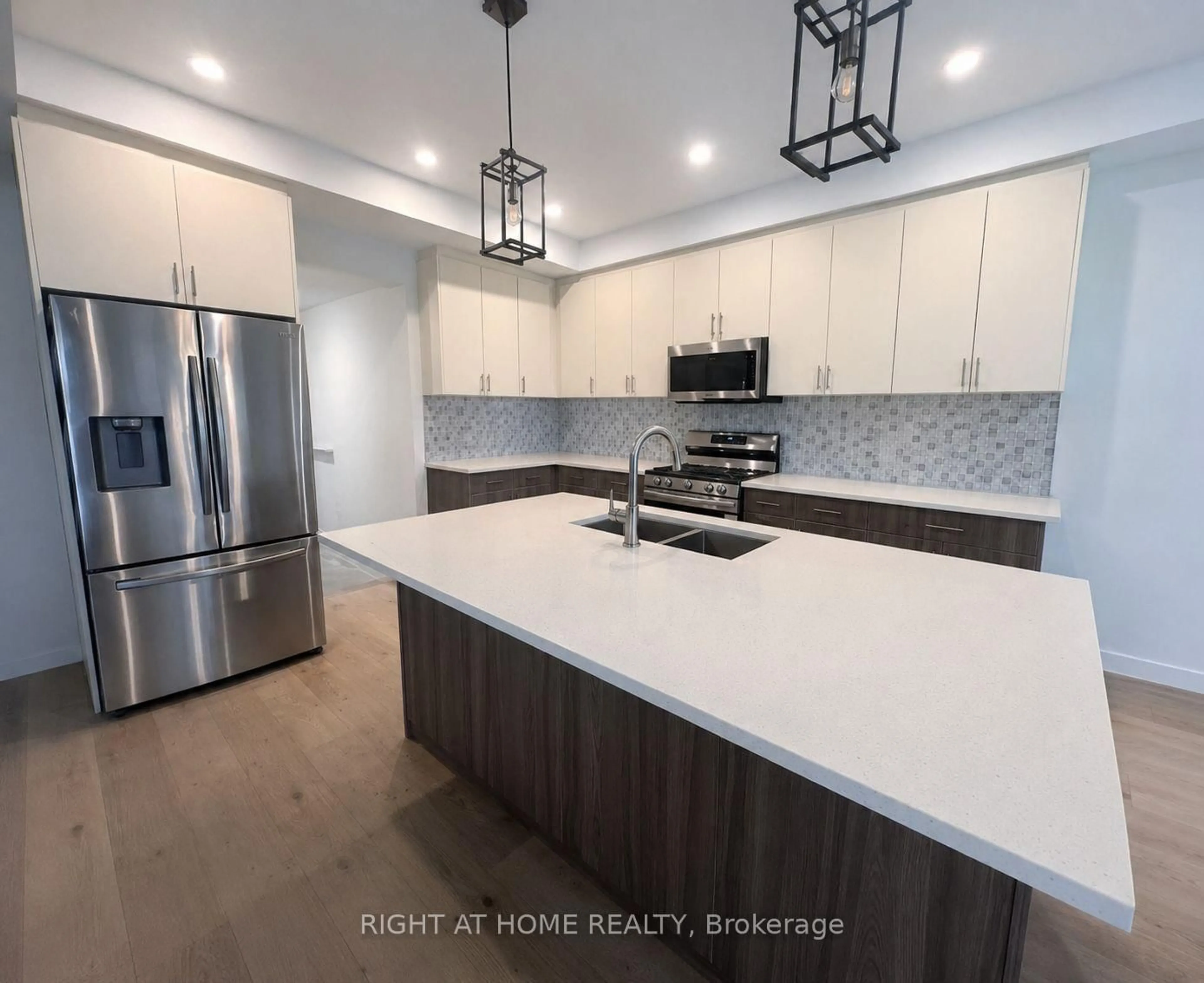 Open concept kitchen, ceramic/tile floor for 91 YORK Dr, Peterborough Ontario K9K 0H7