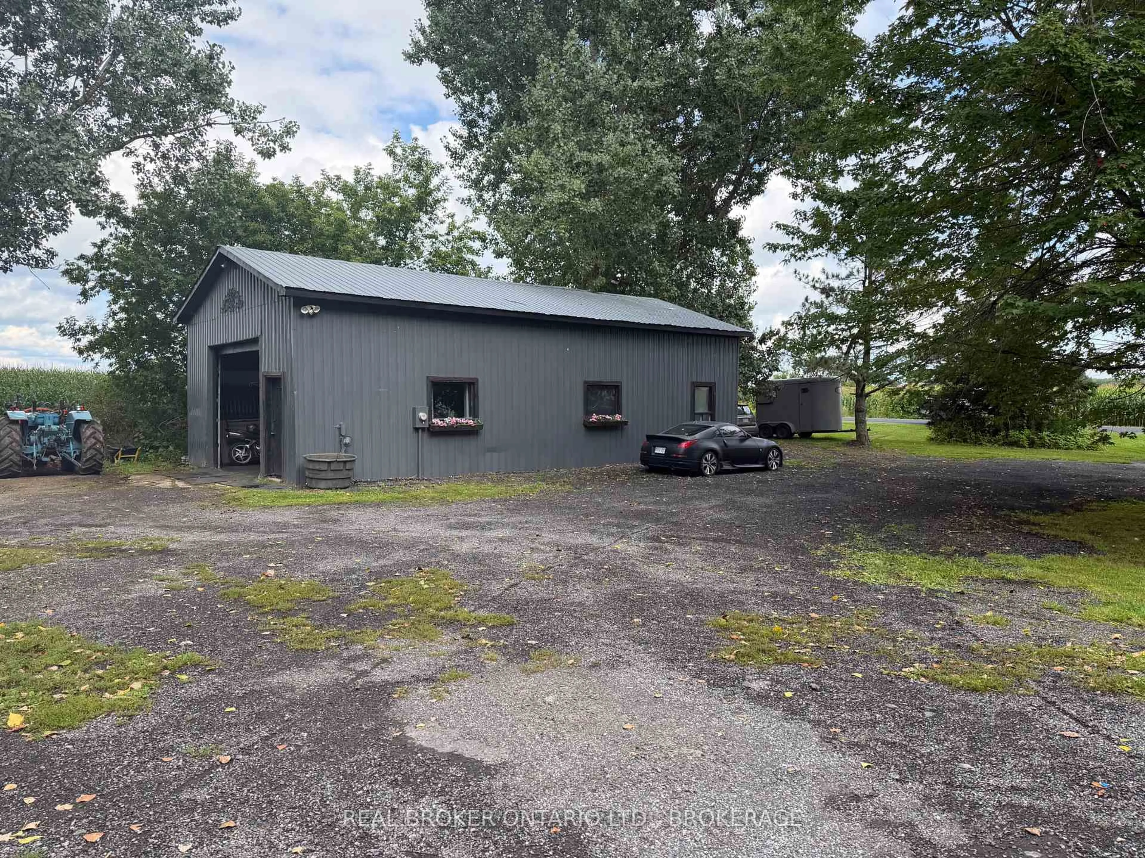 A pic from outside/outdoor area/front of a property/back of a property/a pic from drone, building for 21809 Concession 3 Rd, South Glengarry Ontario K0C 1E0