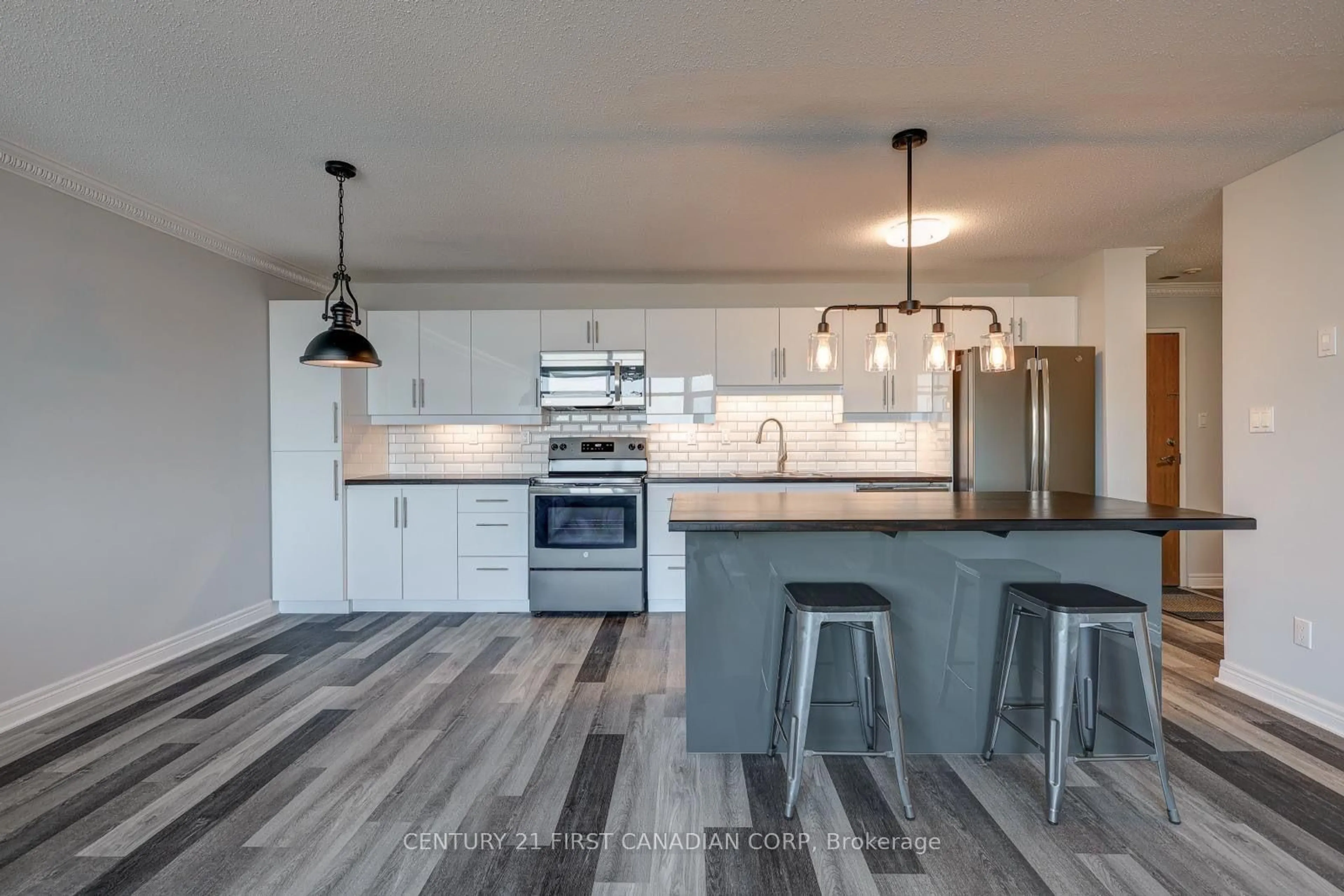 Open concept kitchen, unknown for 45 Pond Mills Rd #1014, London South Ontario N5Z 4W5