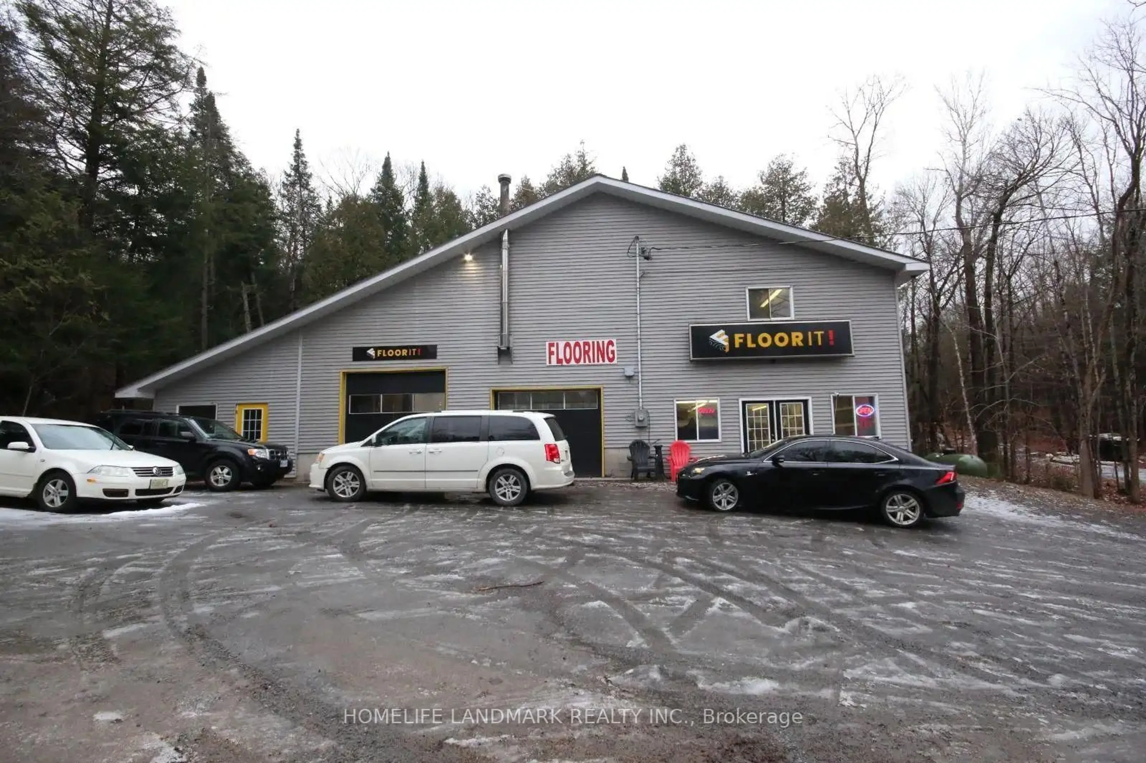 Indoor garage for 12170 Highway 35, Minden Hills Ontario K0M 2K0