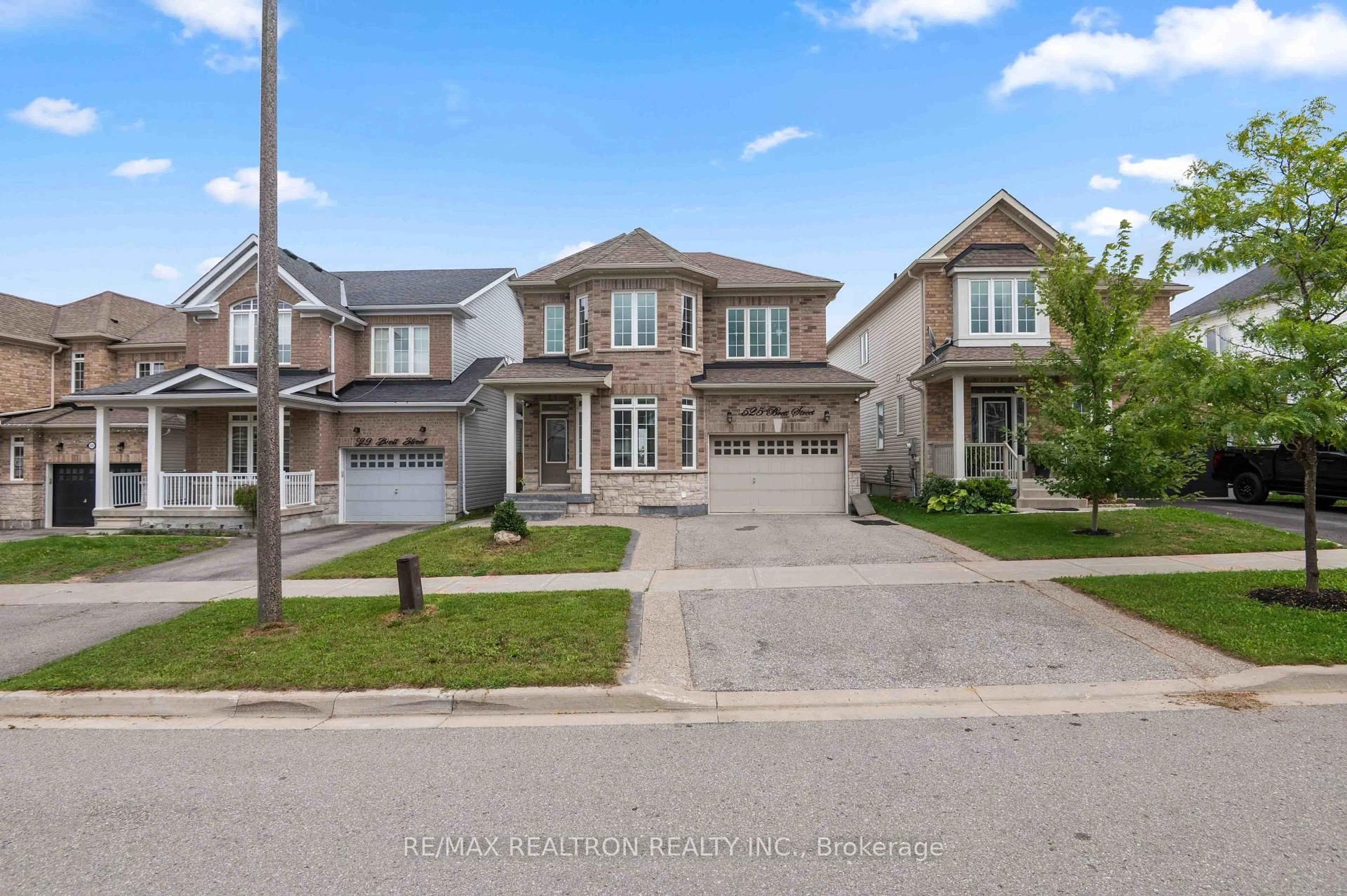 Home with brick exterior material, street for 525 Brett St, Shelburne Ontario L9V 3V5
