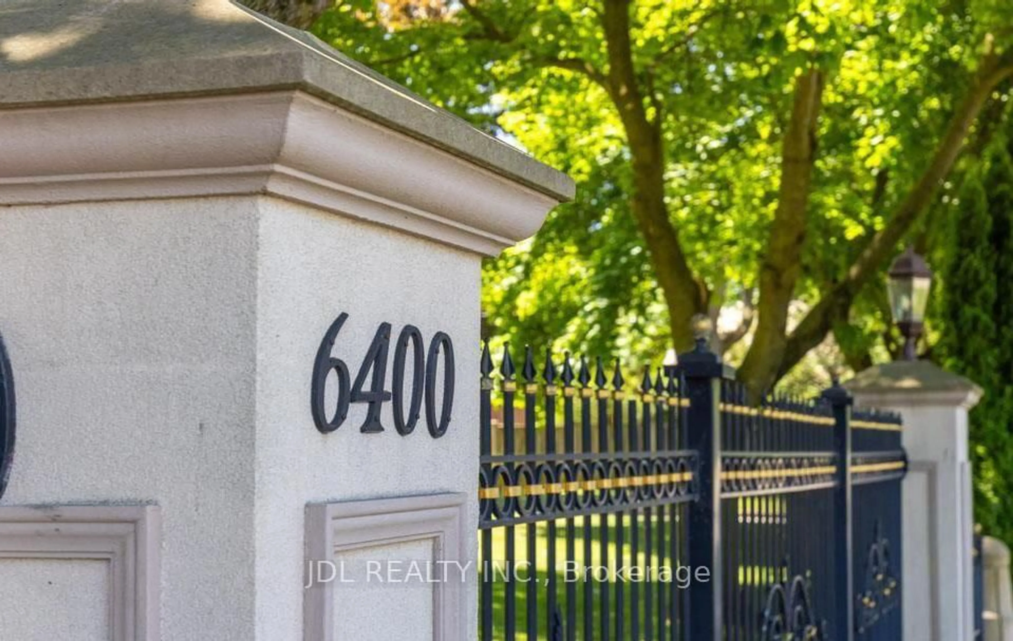 Indoor entryway for 6400 Huggins St #908, Niagara Falls Ontario L2J 3G5