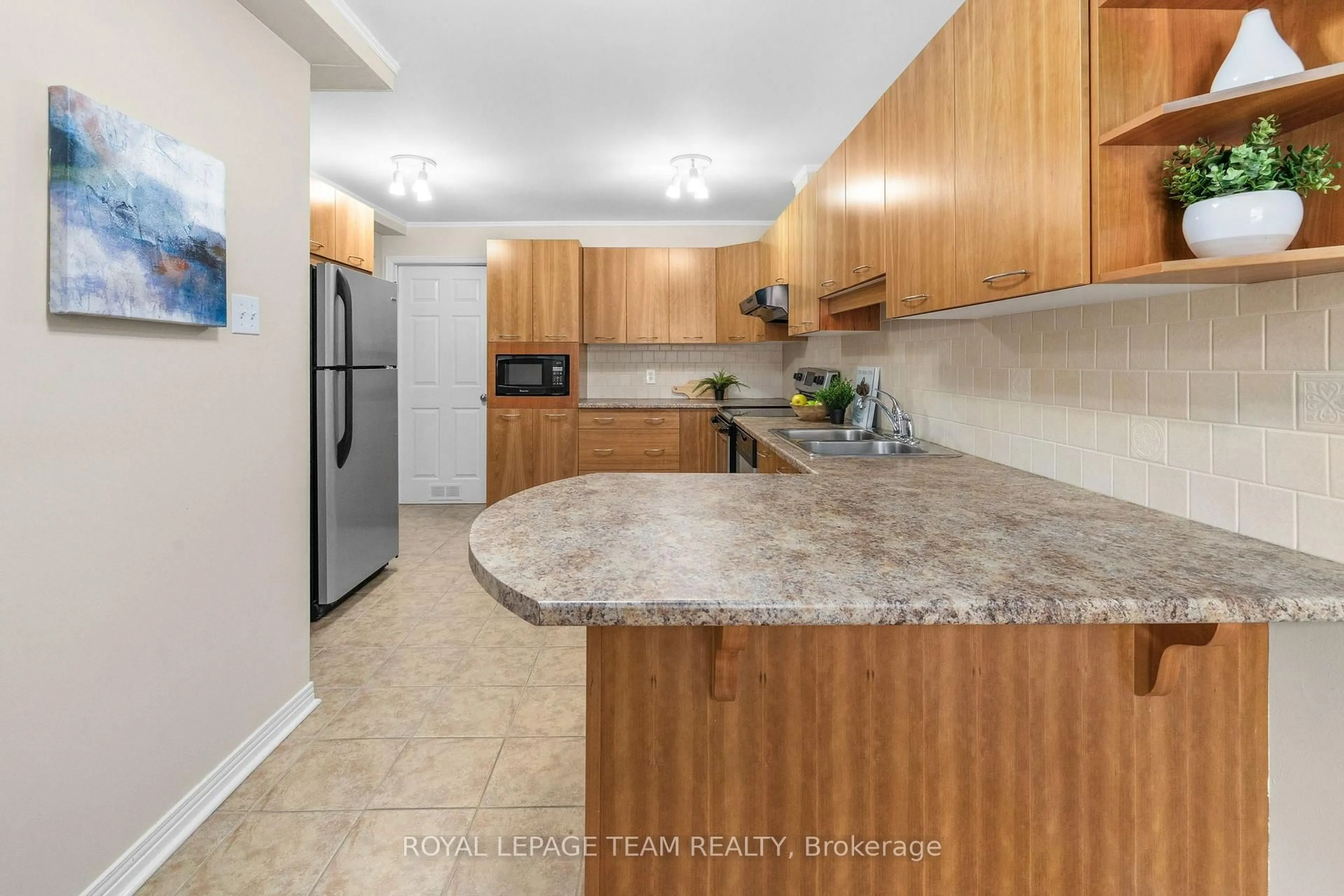 Standard kitchen, unknown for 503 Stratas Crt #34, Kanata Ontario K2L 3K7
