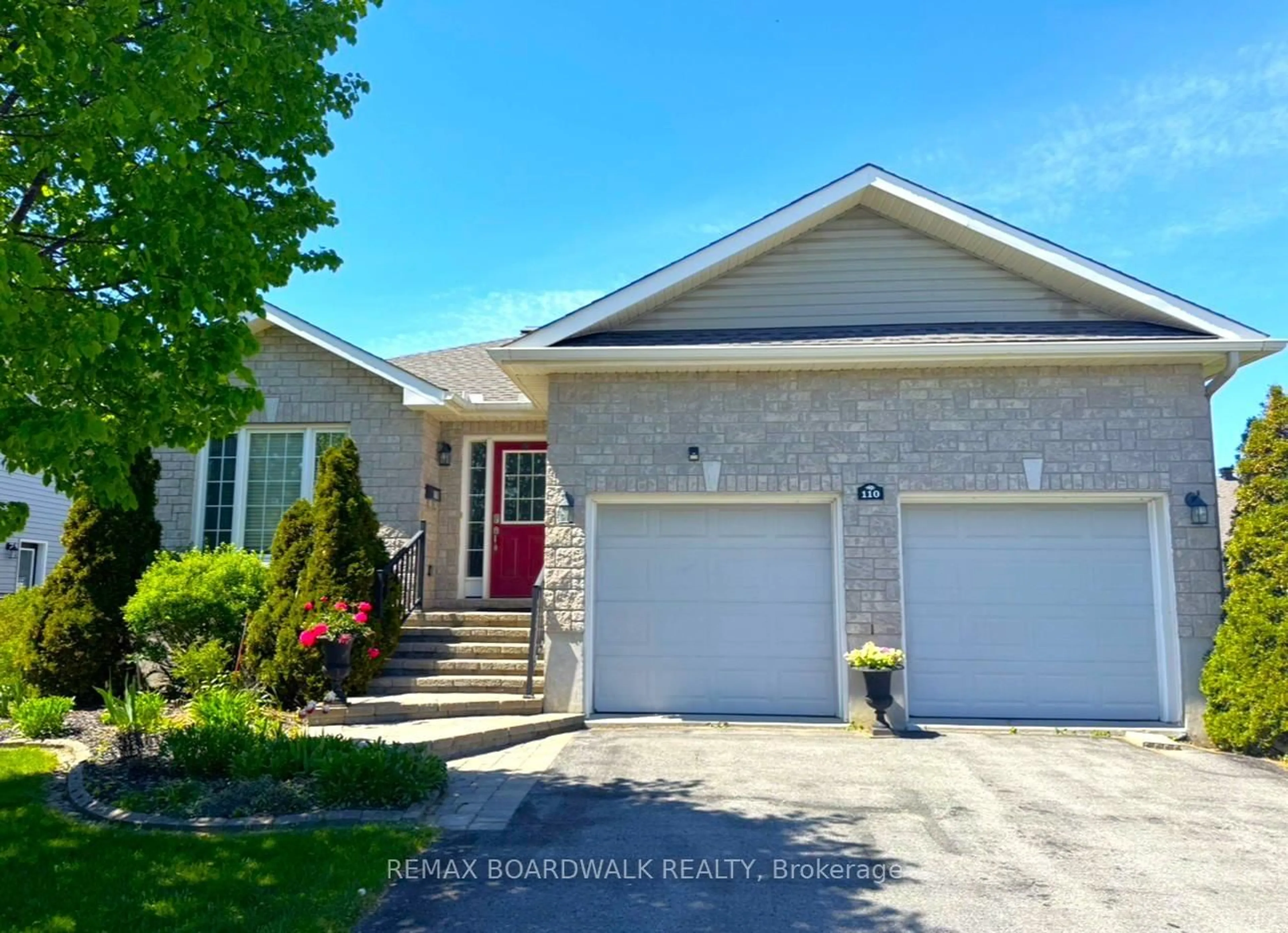 Home with vinyl exterior material, street for 110 Templeton Crt, North Grenville Ontario K0G 1J0