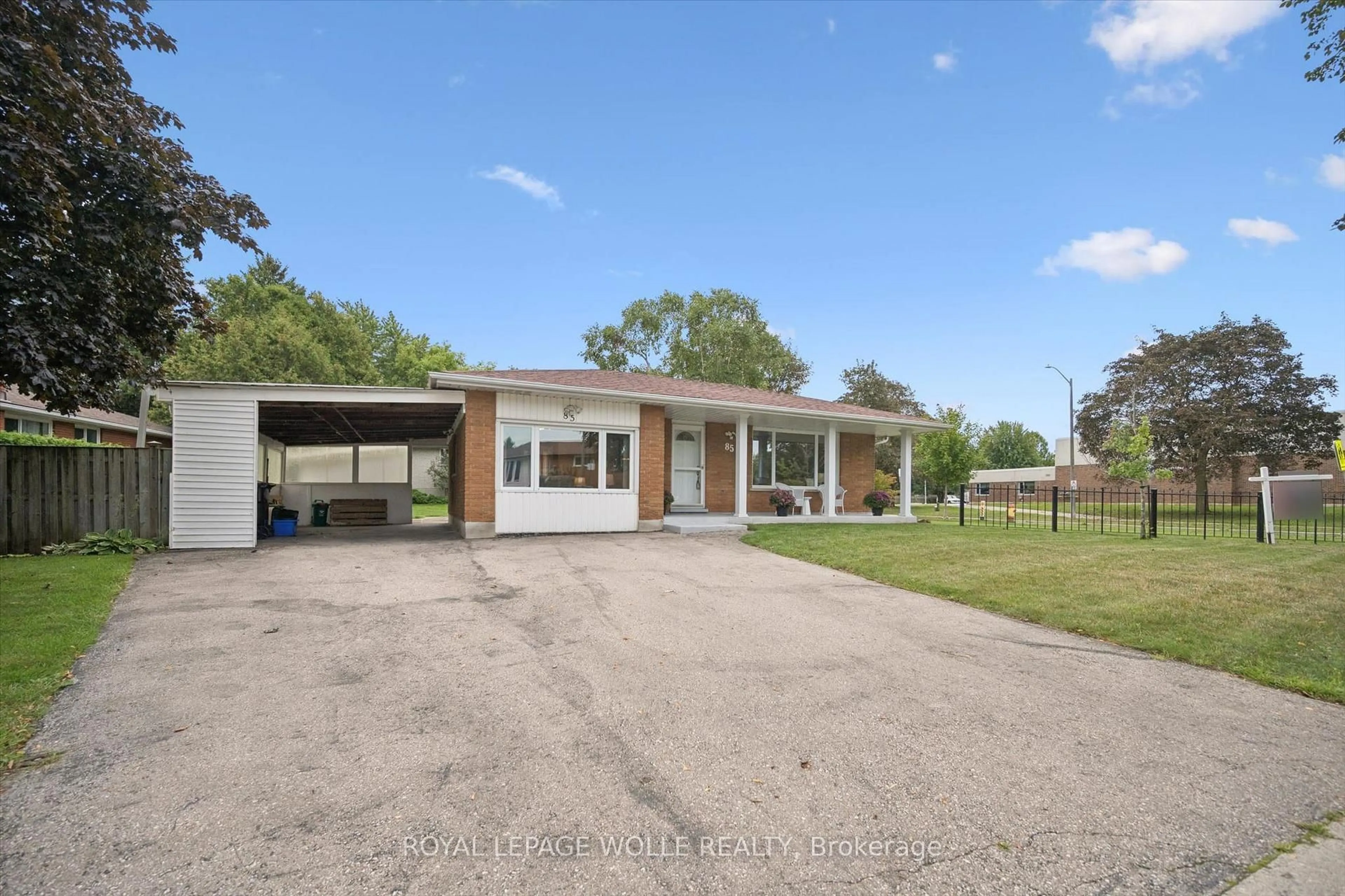 A pic from outside/outdoor area/front of a property/back of a property/a pic from drone, street for 85 Indian Rd, Kitchener Ontario N2B 2S6