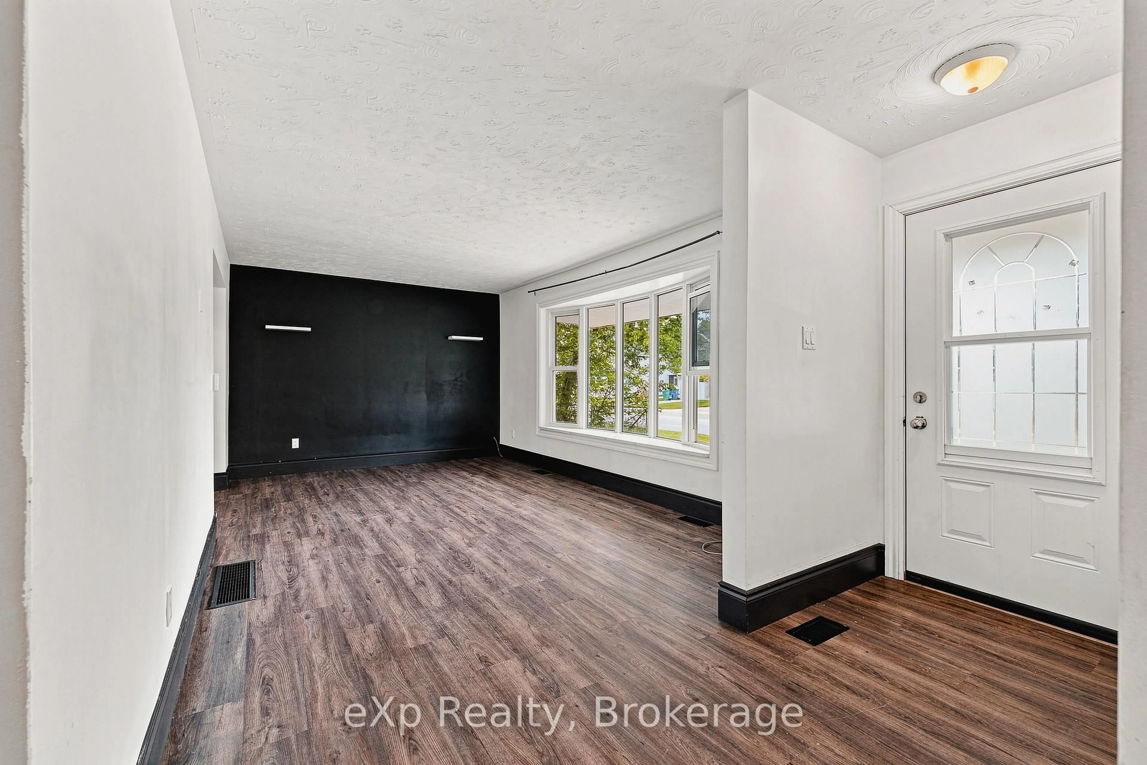 Indoor entryway for 236 Bruce St, West Grey Ontario N0G 1R0