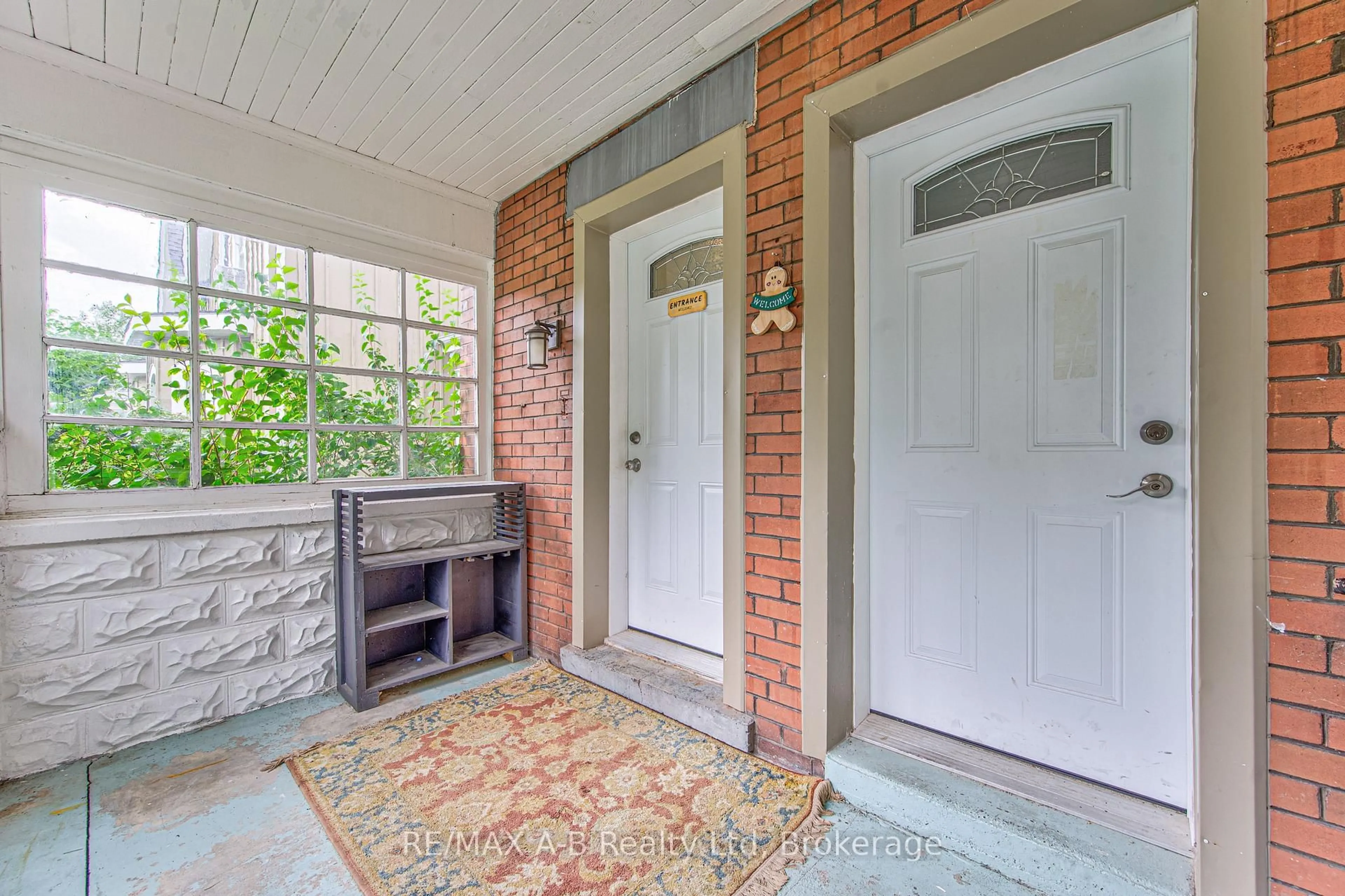 Indoor entryway for 40 Douro St, Stratford Ontario N5A 3R3