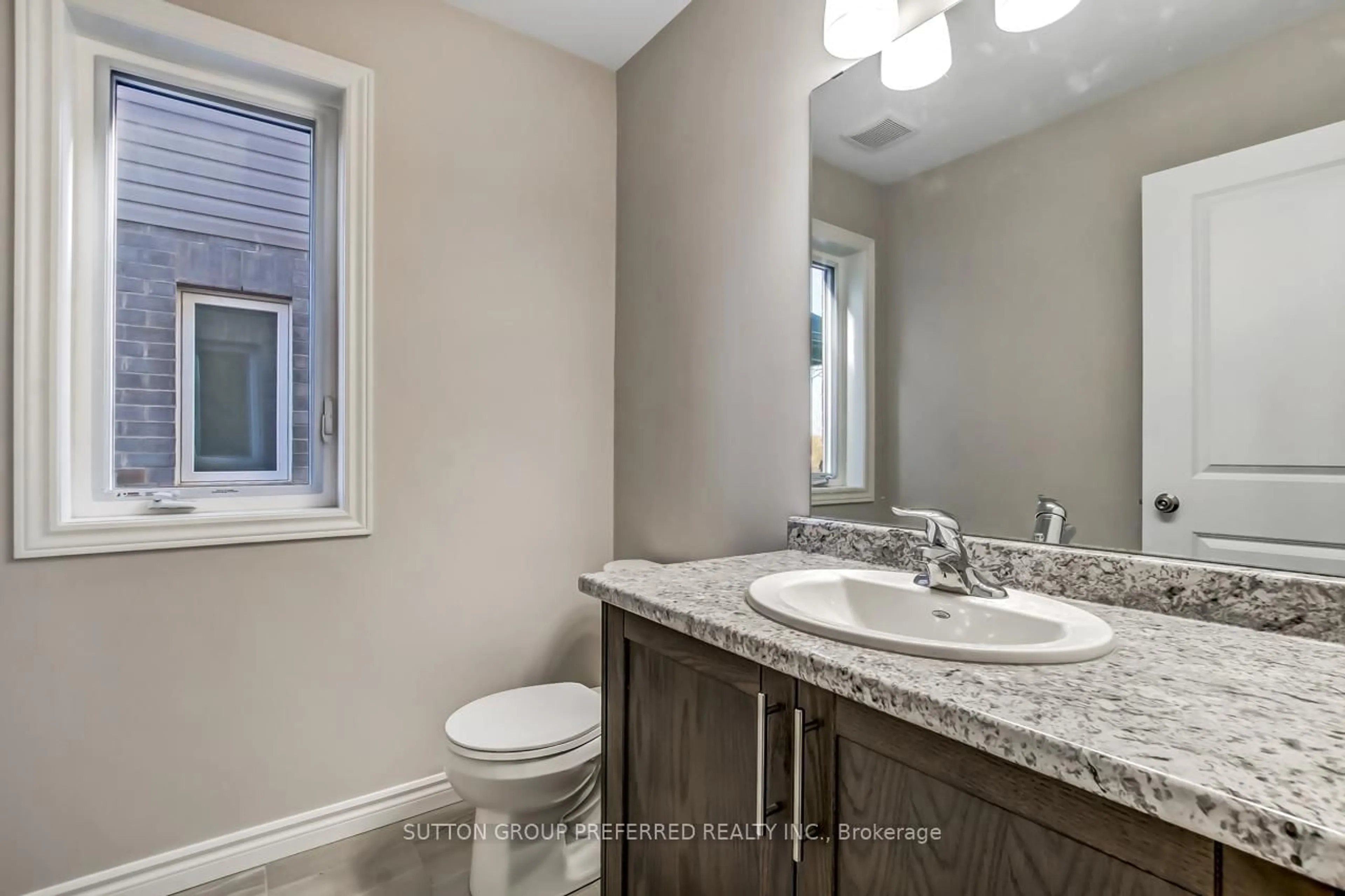 Standard bathroom, ceramic/tile floor for 371 KENNINGTON Way, London South Ontario N6L 0H4