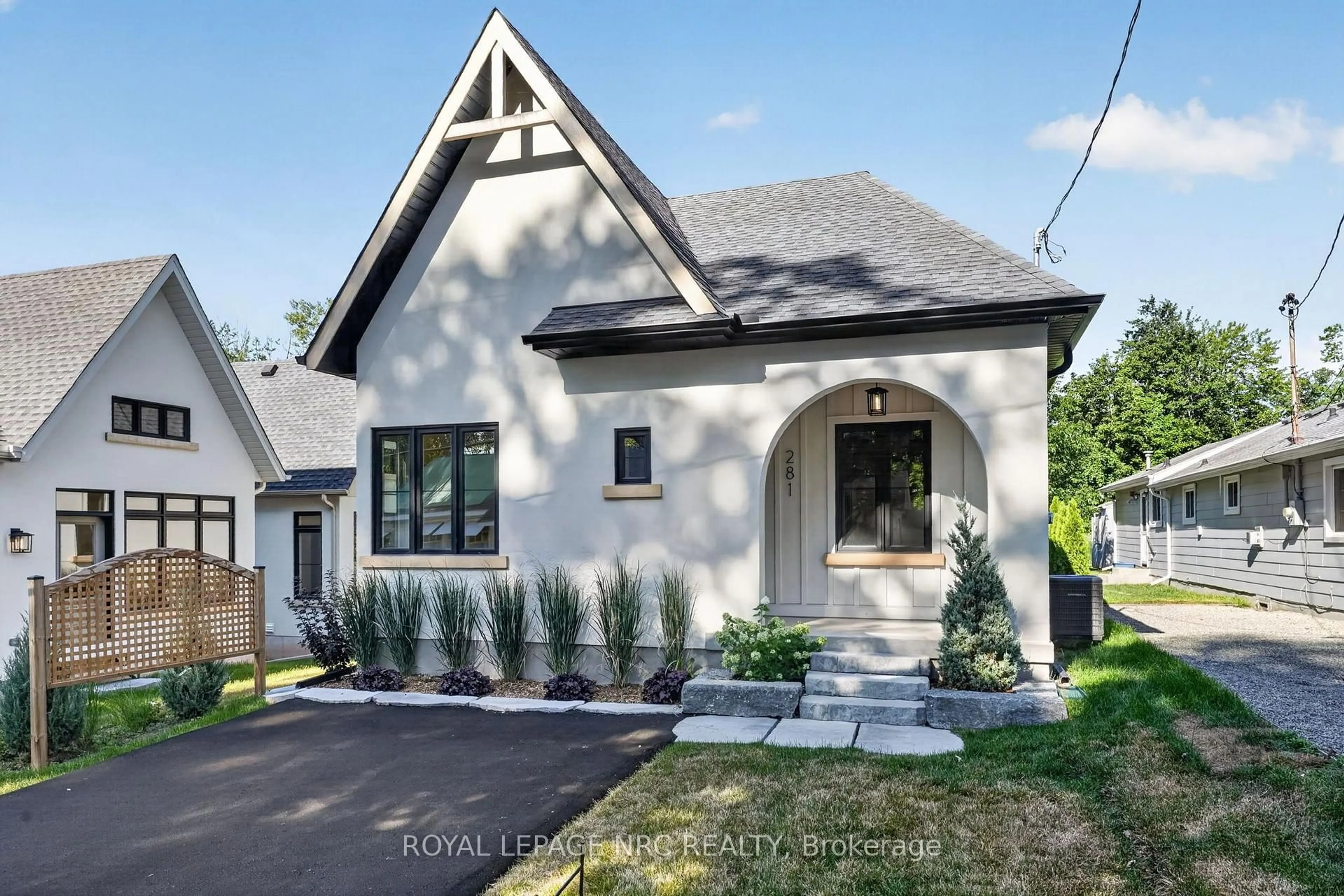 Home with brick exterior material, street for 281 ELMWOOD Ave, Fort Erie Ontario L0S 1B0